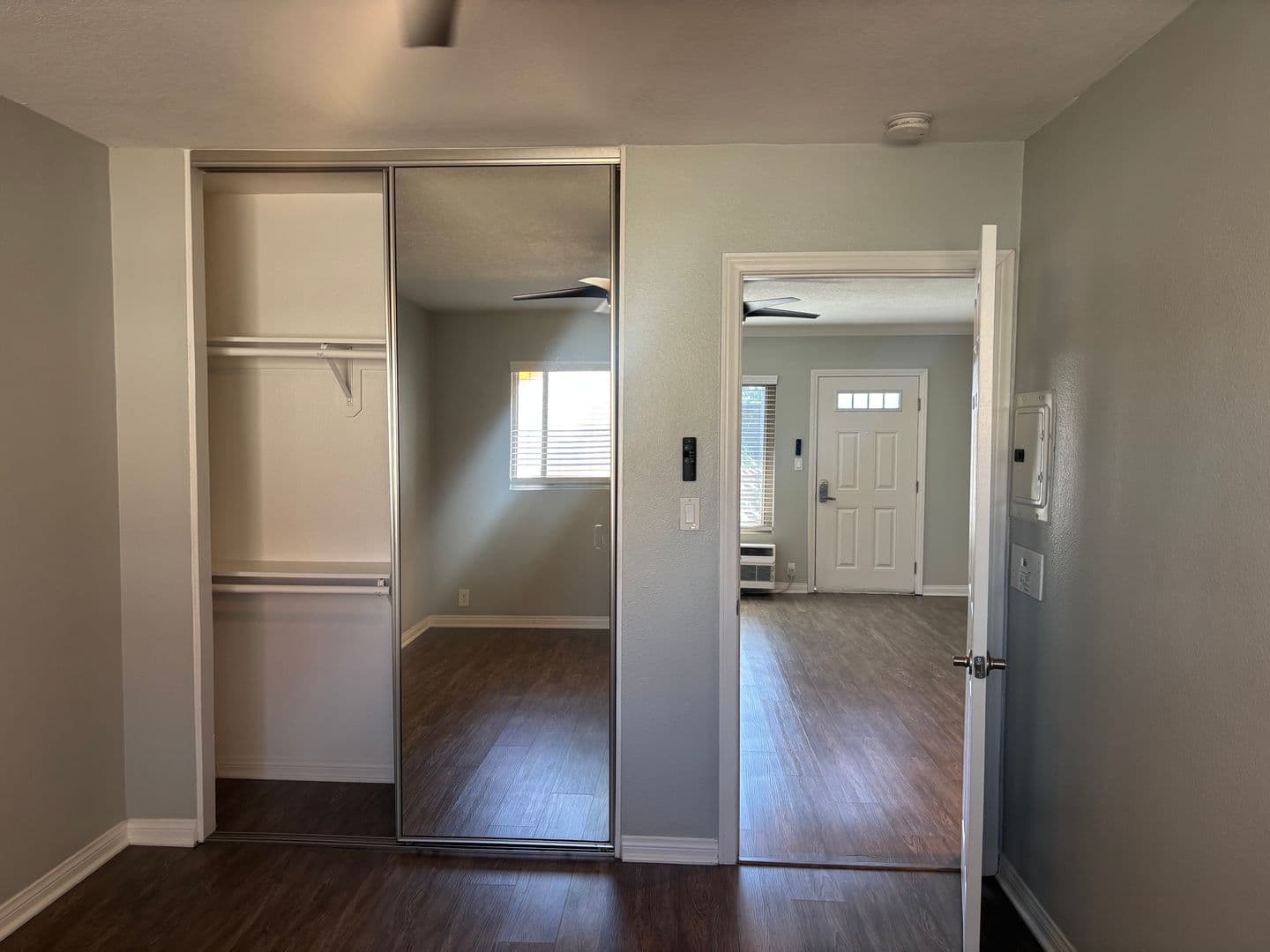 Santa Ana Apartment: 901 S. Harbor Blvd.