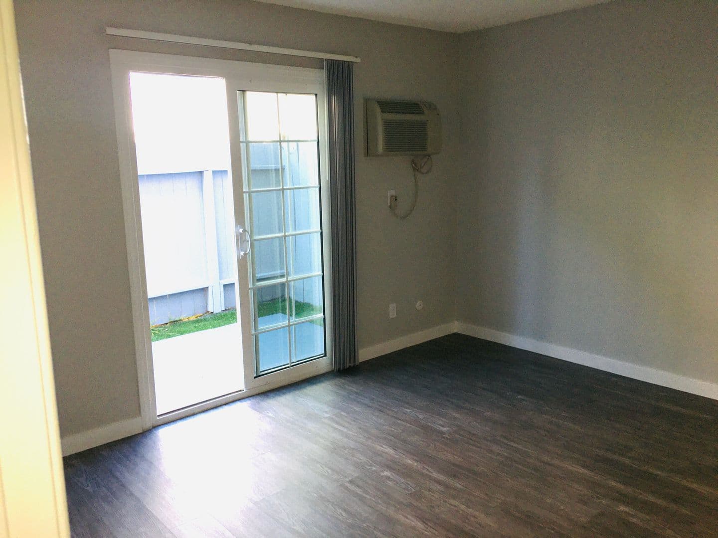 Santa Ana Apartment: 811 S. Fairview
