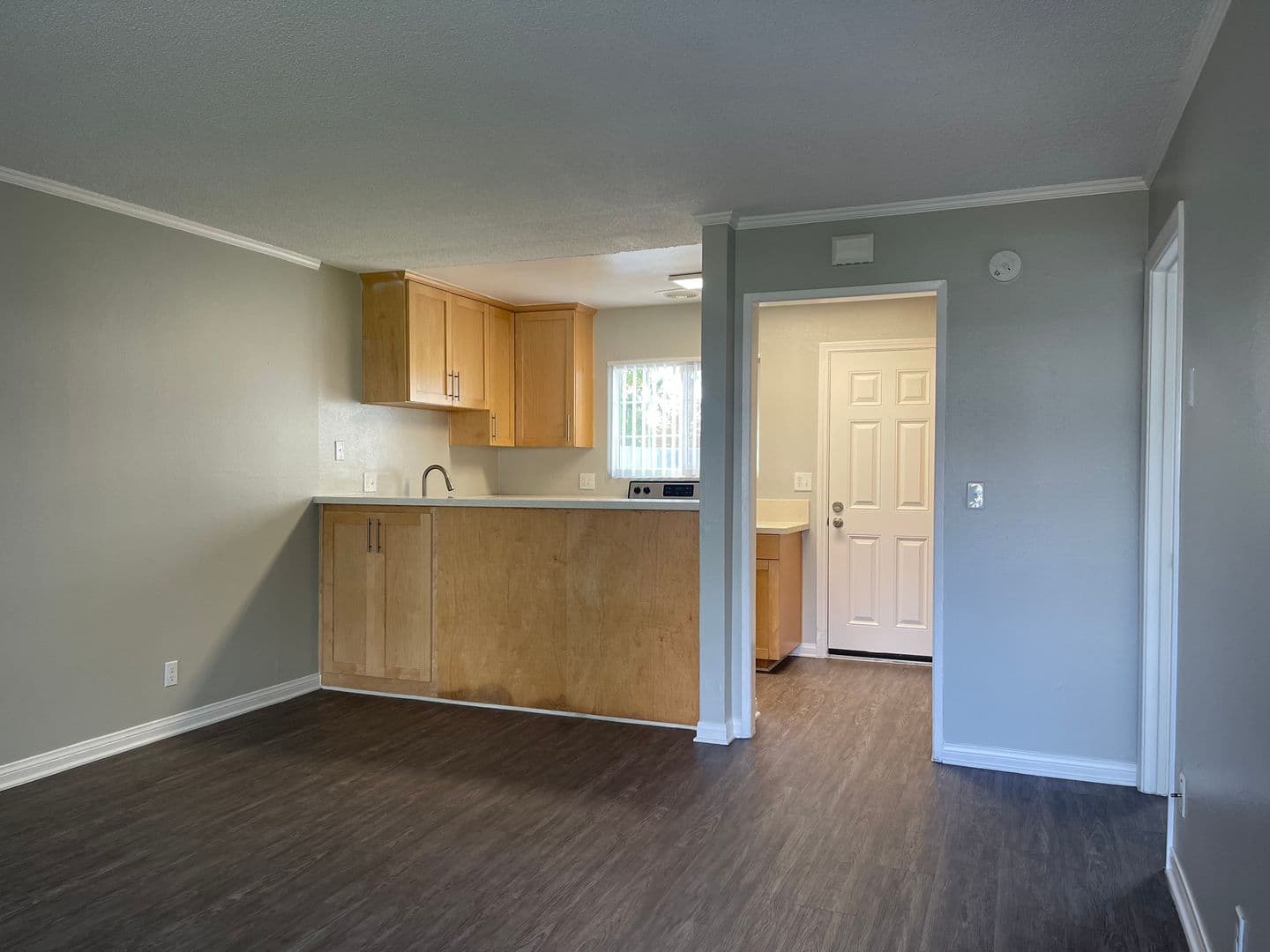 Santa Ana Apartment: 811 S. Fairview