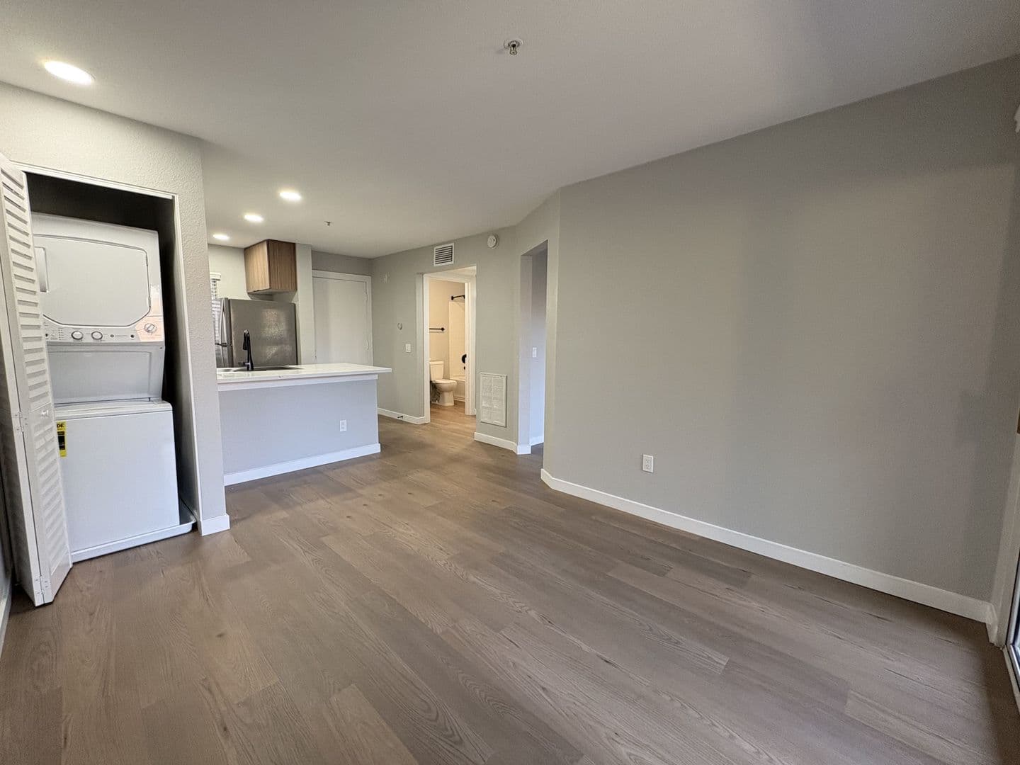 Costa Mesa Apartment: 2855 Pinecreek Drive
