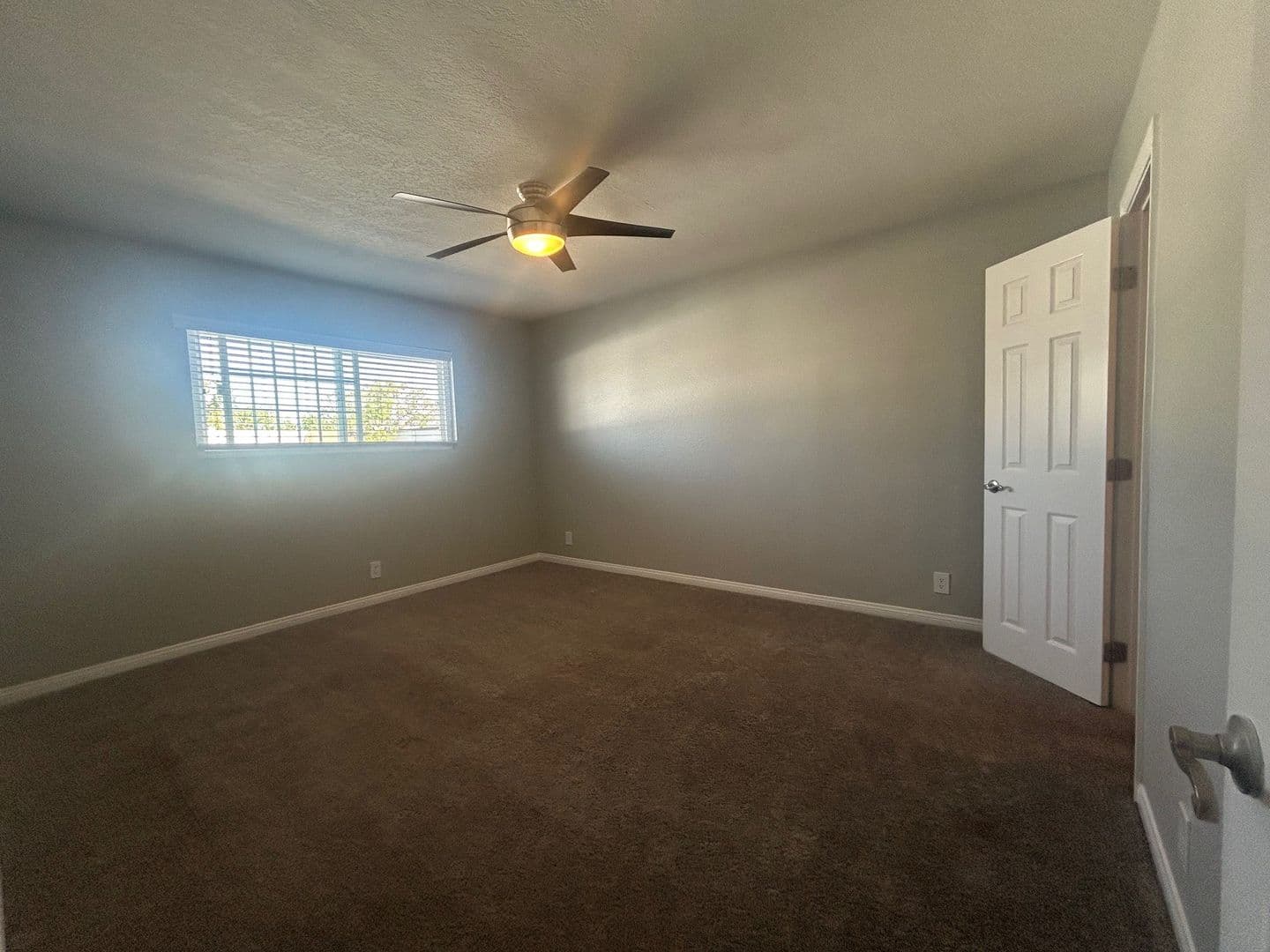 Anaheim Apartment: 2880 W. Ball Road