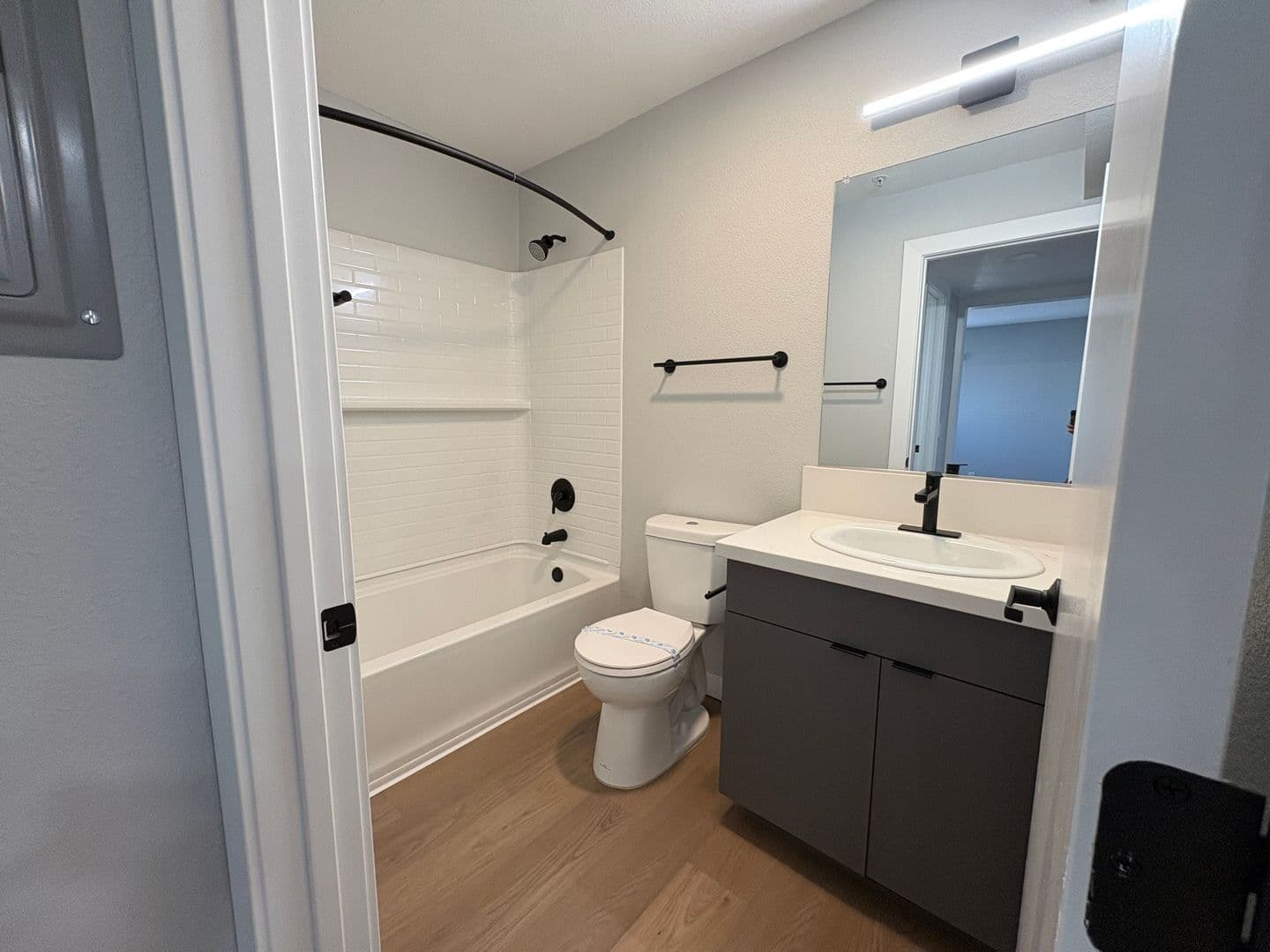 Costa Mesa Apartment: 2855 Pinecreek Drive