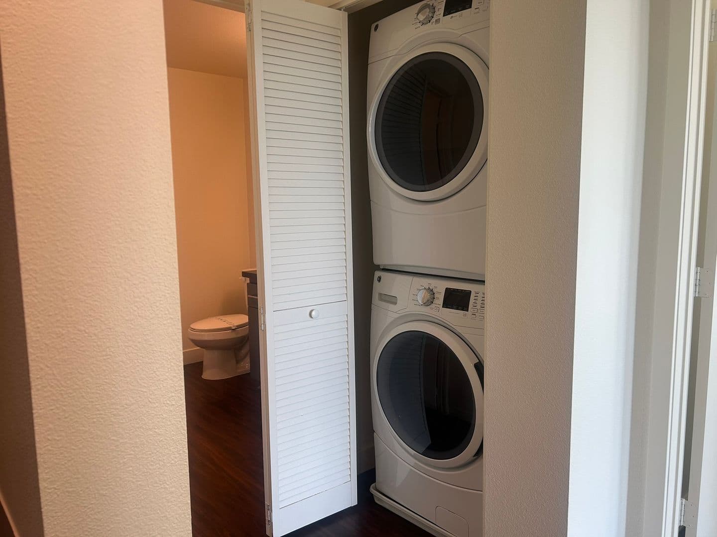 Riverside Apartment: 3050 Mission Inn Avenue