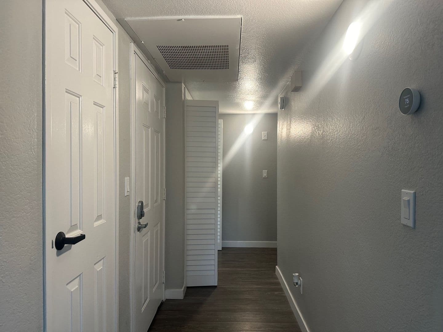 Riverside Apartment: 3957 Pierce Street