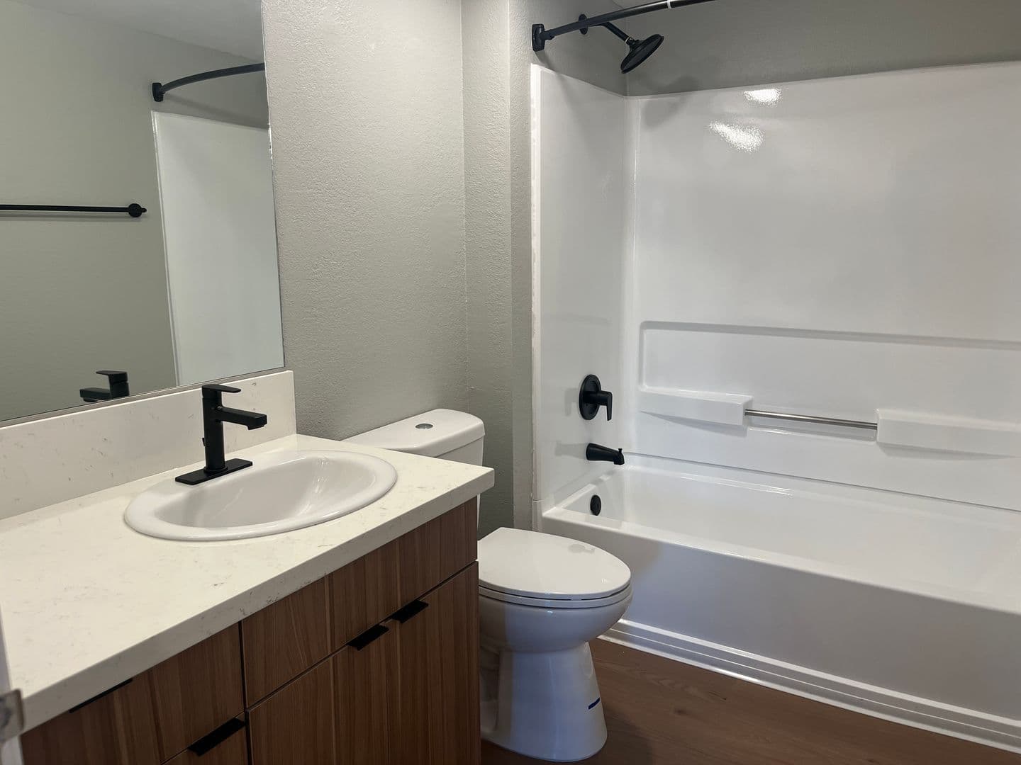Riverside Apartment: 3957 Pierce Street