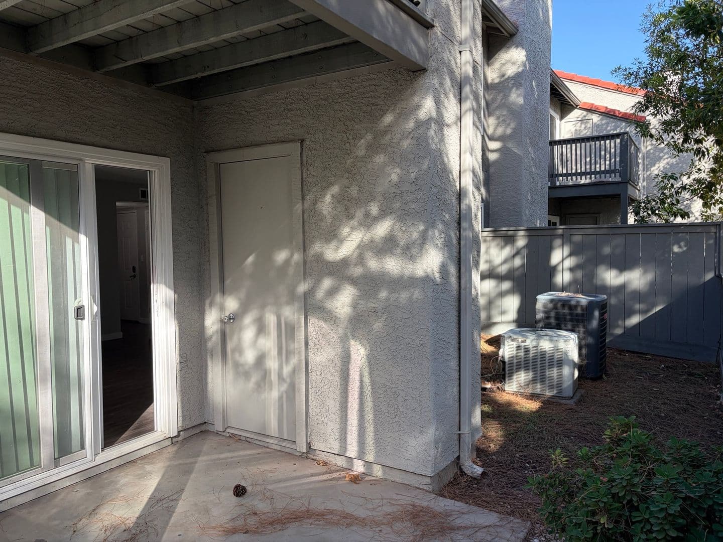 Riverside Apartment: 3957 Pierce Street