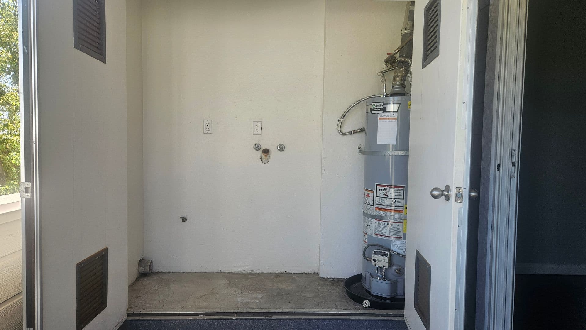 Lake Forest Apartment: 21011 Osterman Road