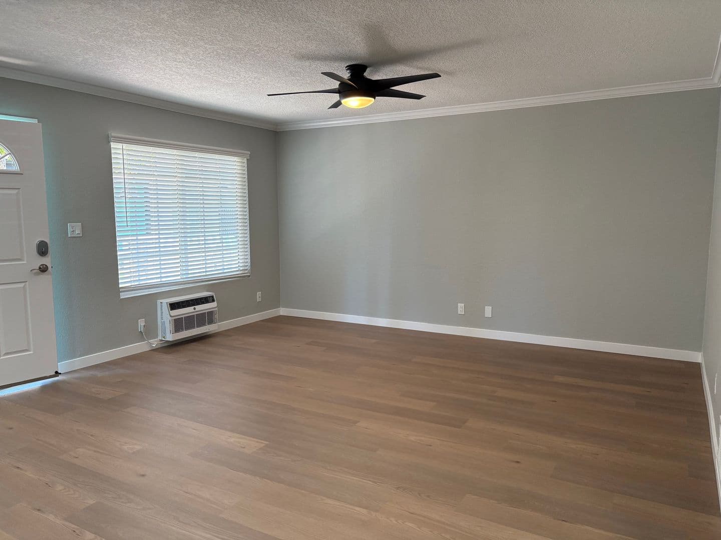 Anaheim Apartment: 730 S. Beach Blvd.