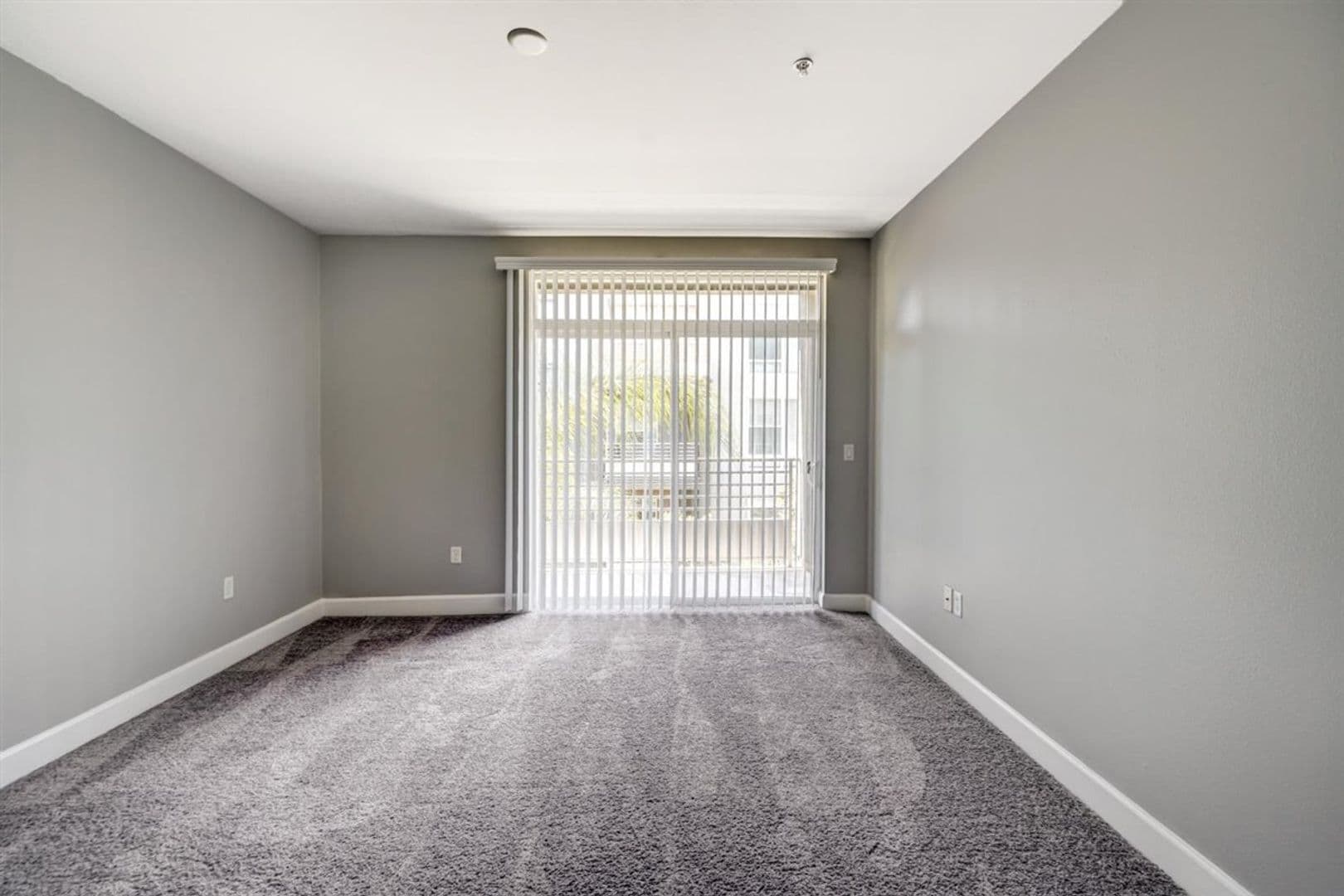 Anaheim Apartment: 2100 E. Katella Avenue