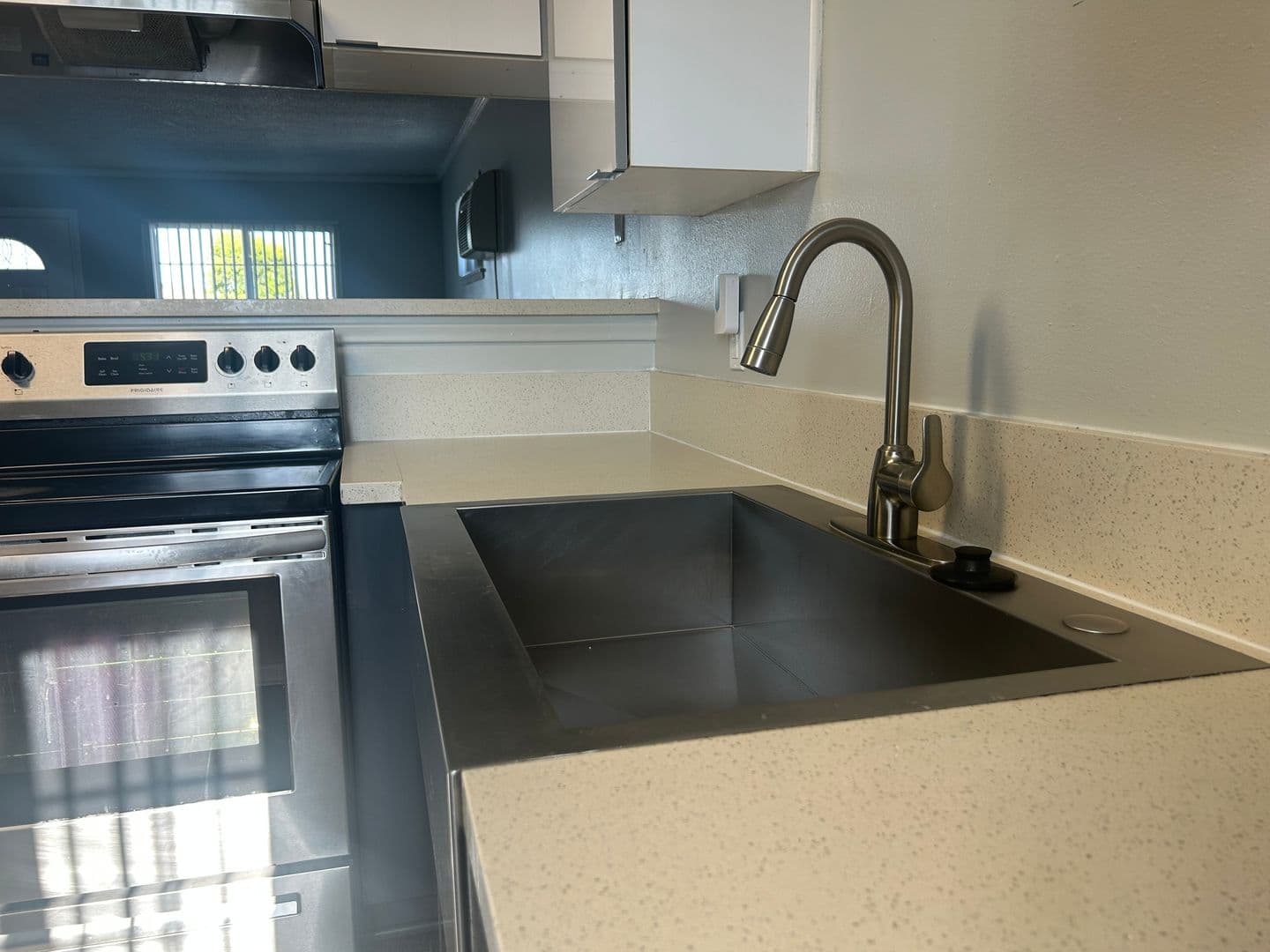 Santa Ana Apartment: 811 S. Fairview