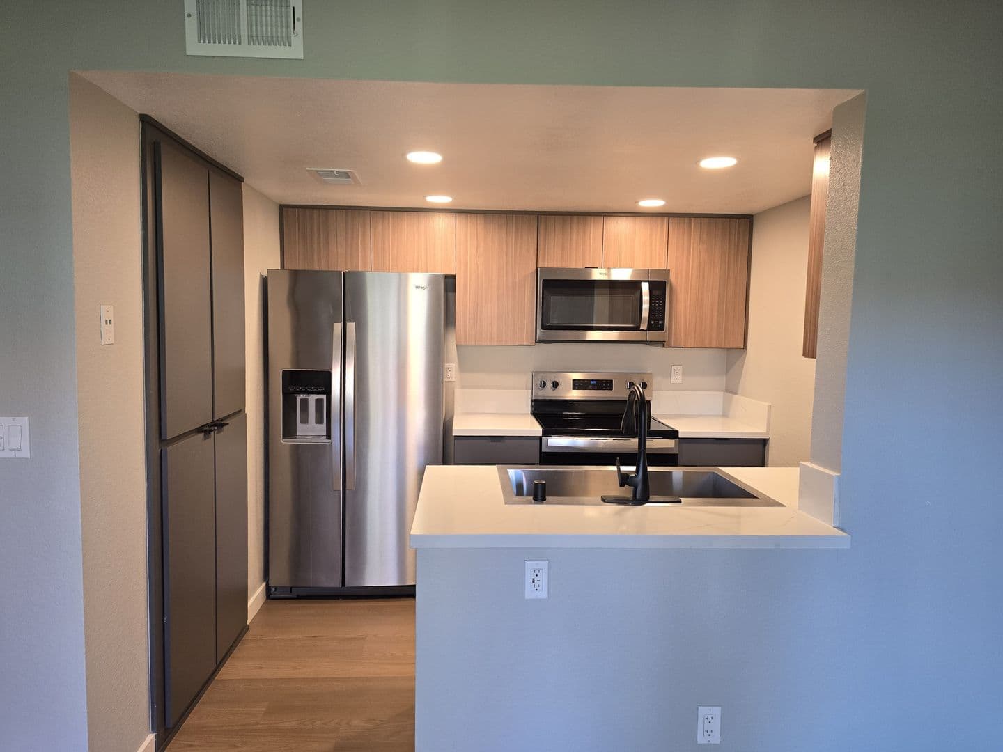 Riverside Apartment: 3957 Pierce Street