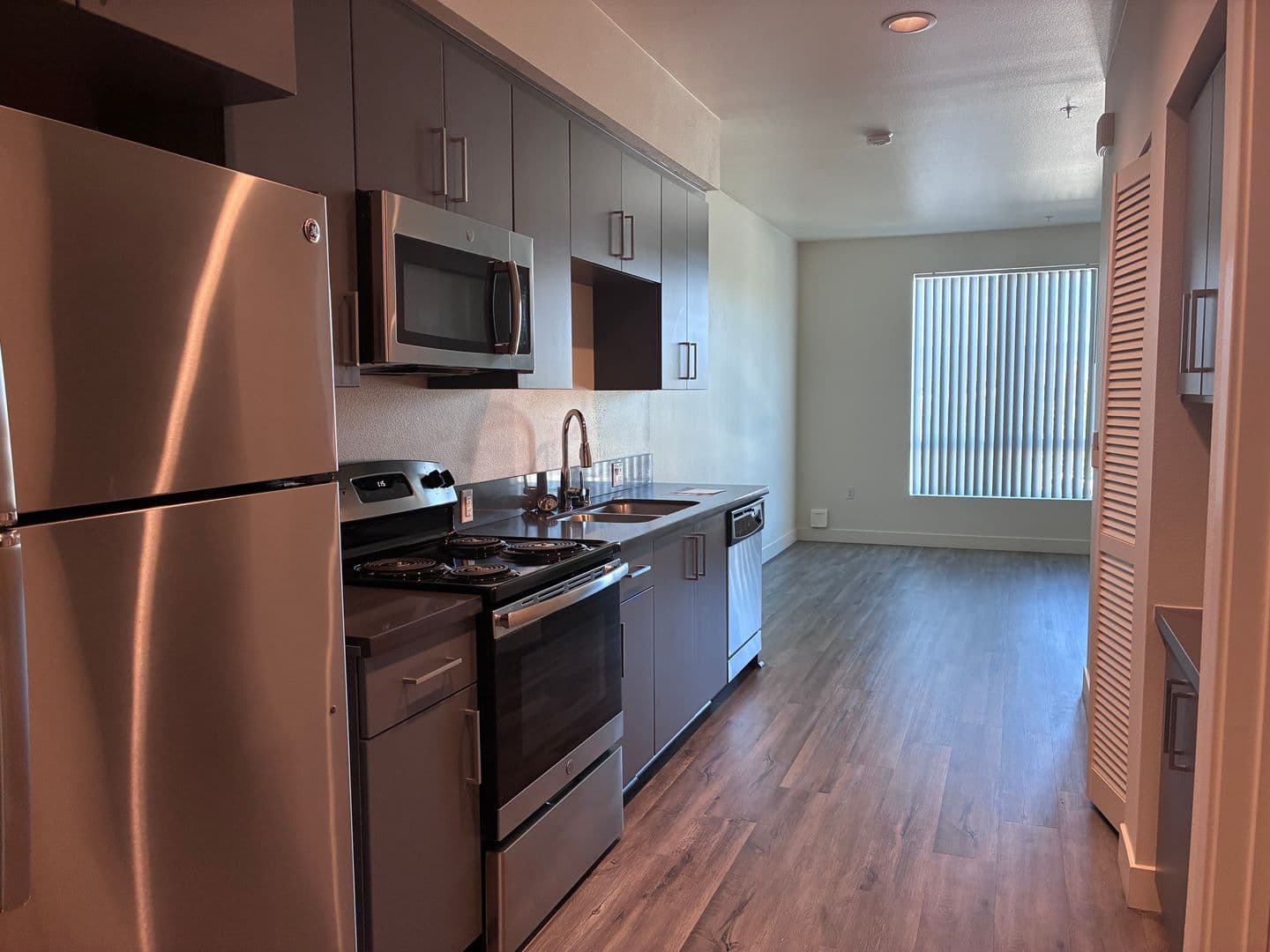 Riverside Apartment: 3050 Mission Inn Avenue