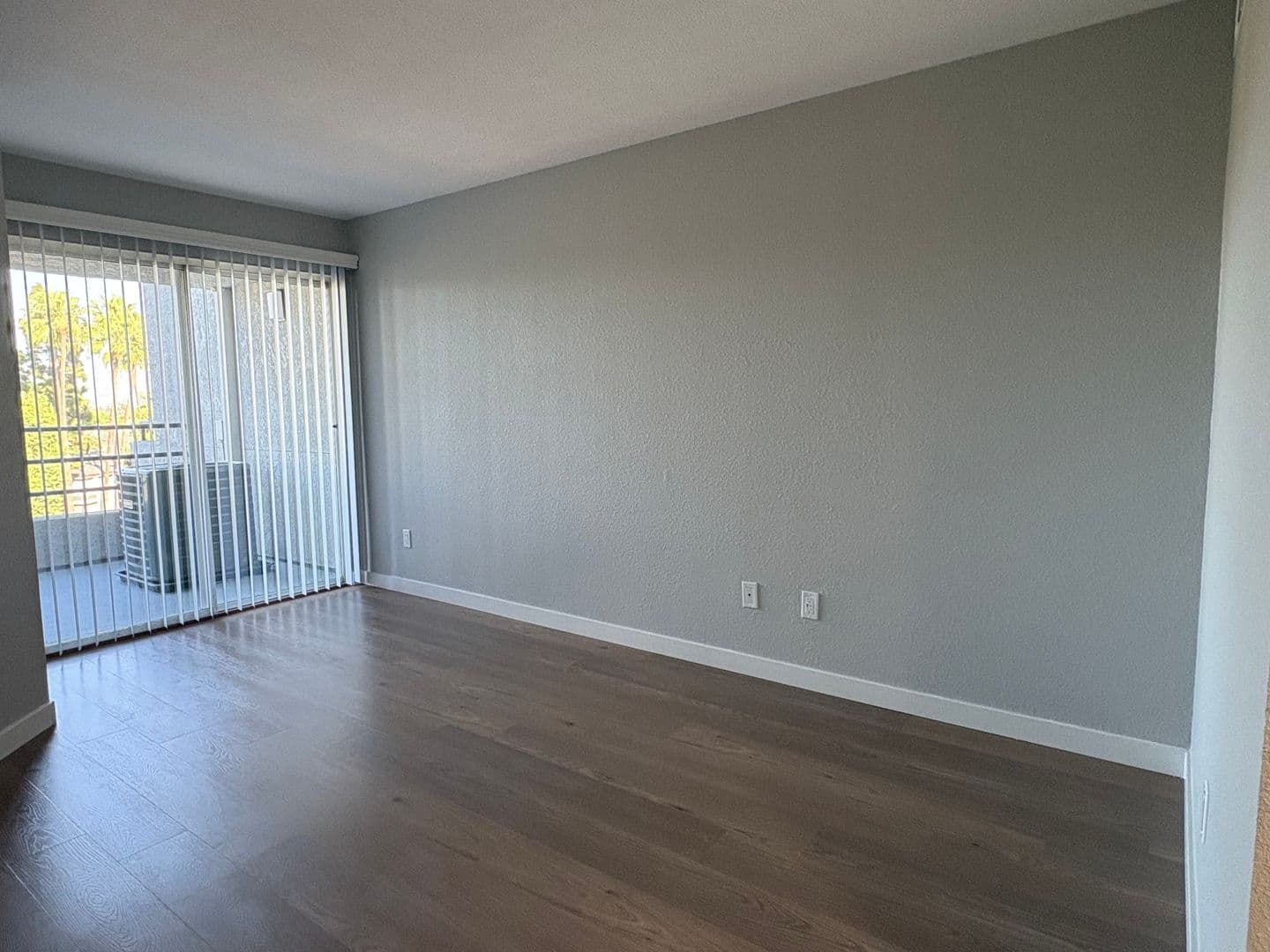 Costa Mesa Apartment: 2855 Pinecreek Drive