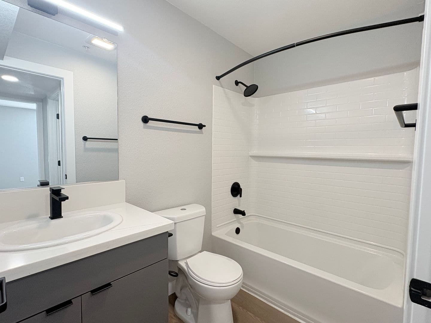 Costa Mesa Apartment: 2855 Pinecreek Drive