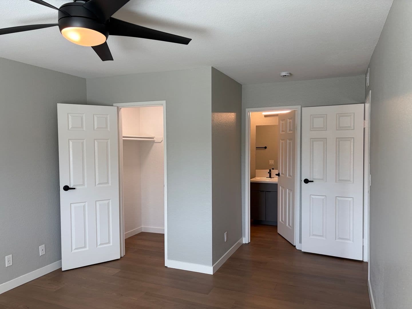 Riverside Apartment: 3957 Pierce Street
