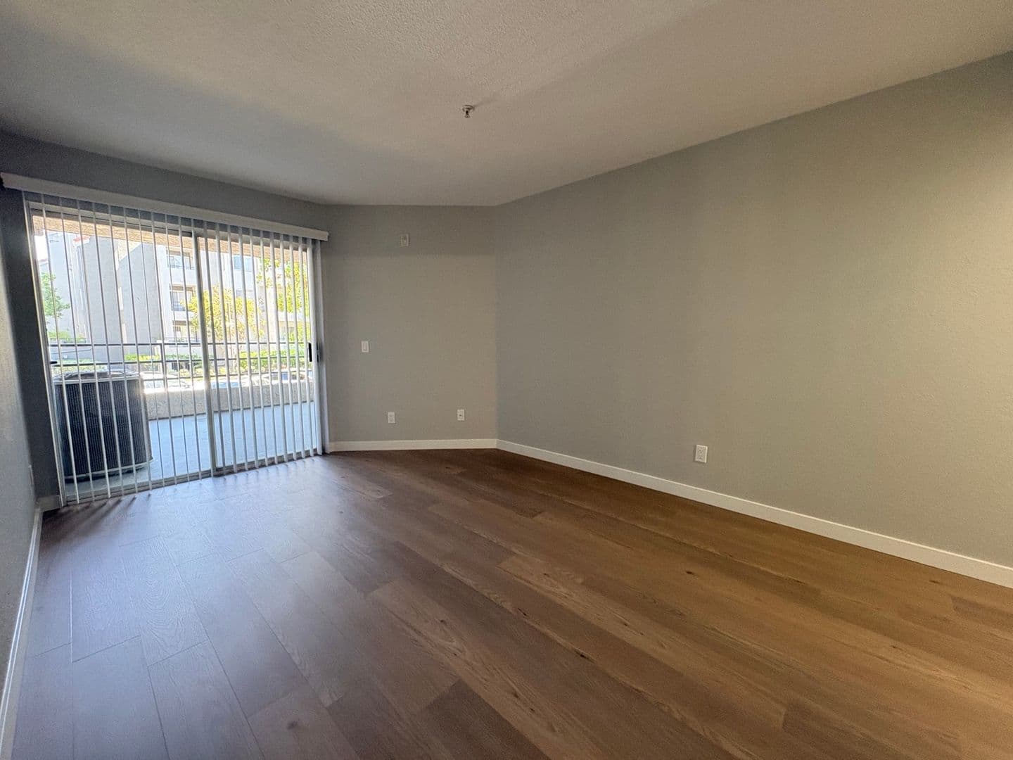 Costa Mesa Apartment: 2855 Pinecreek Drive