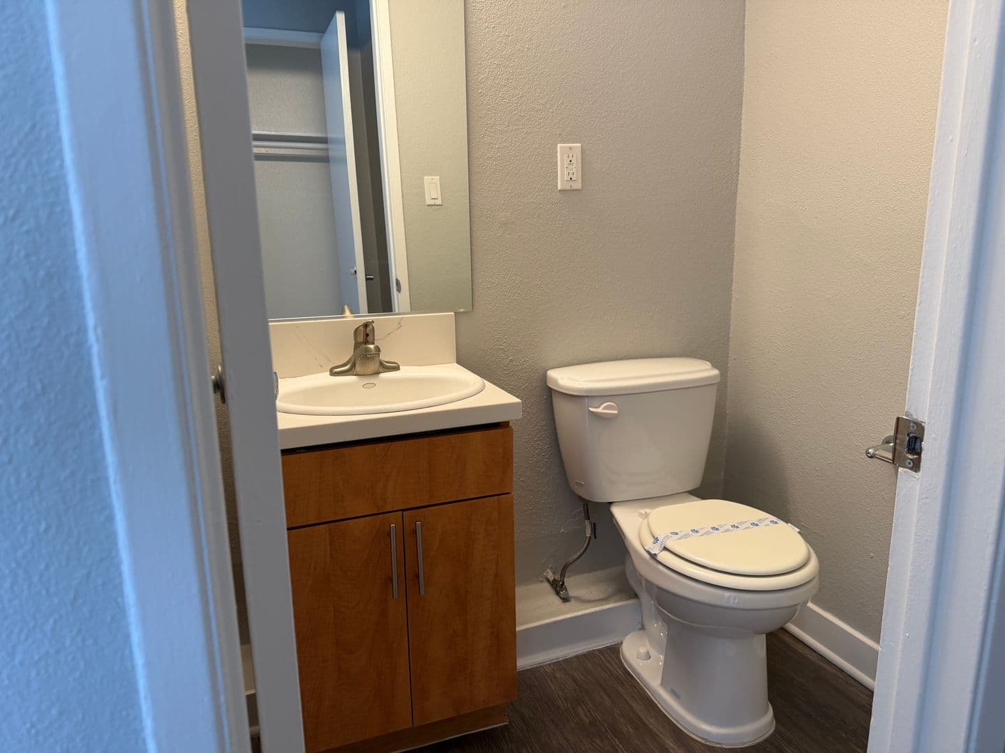 Long Beach Apartment: 1718 Ximeno Avenue