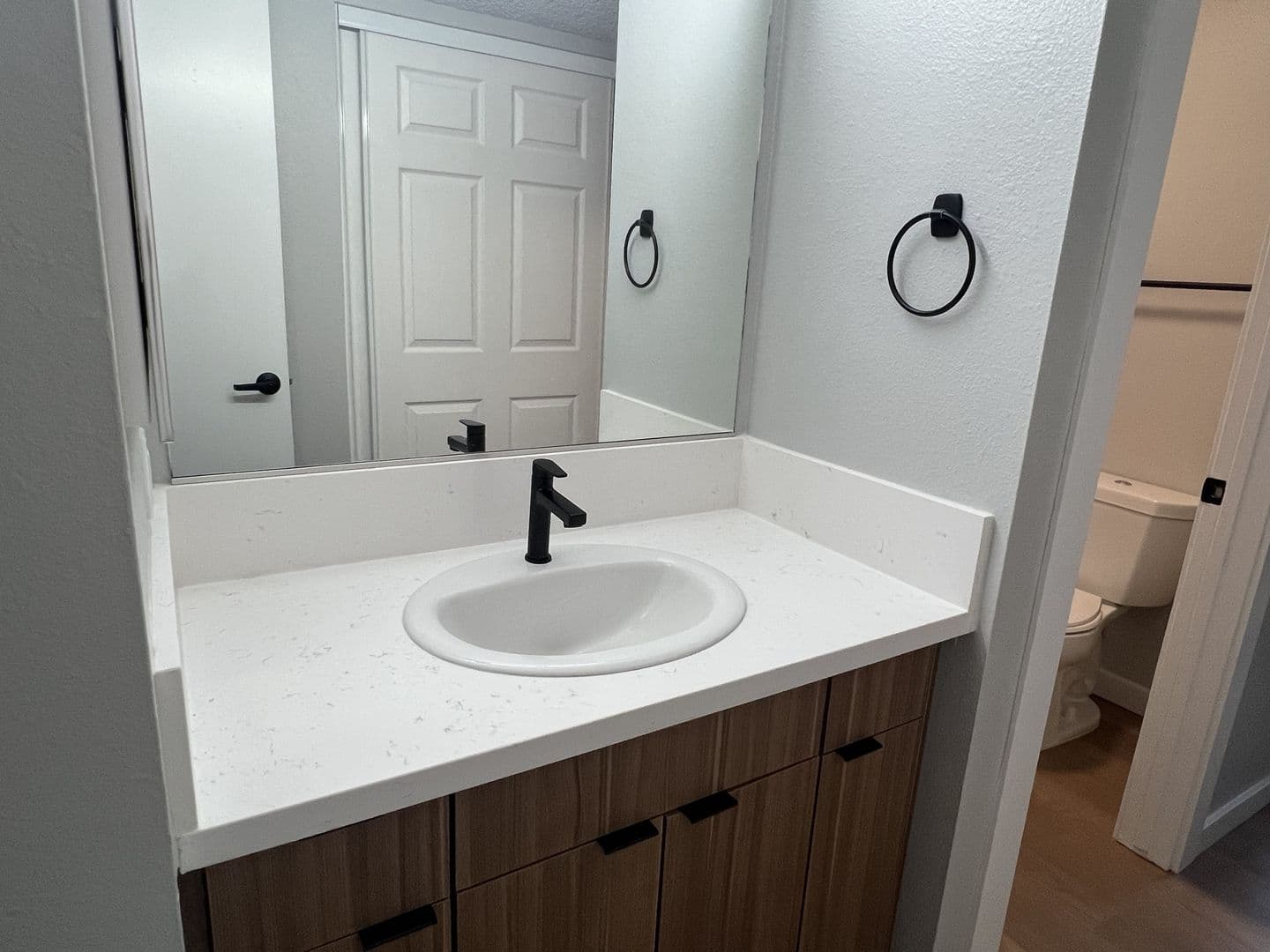 Santa Ana Apartment: 315 S. Newhope St.