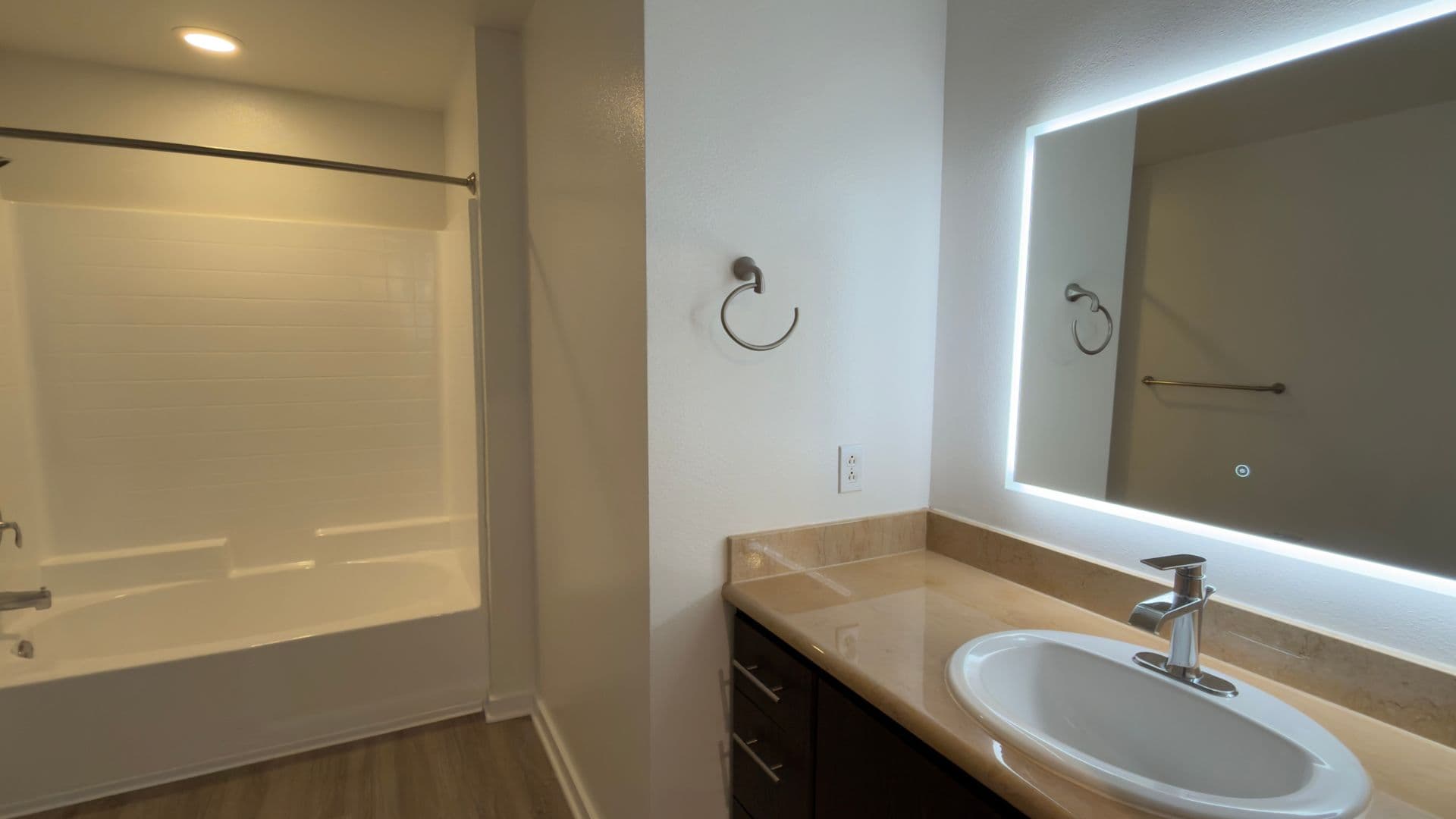 Los Angeles Apartment: 138 North Beaudry Avenue