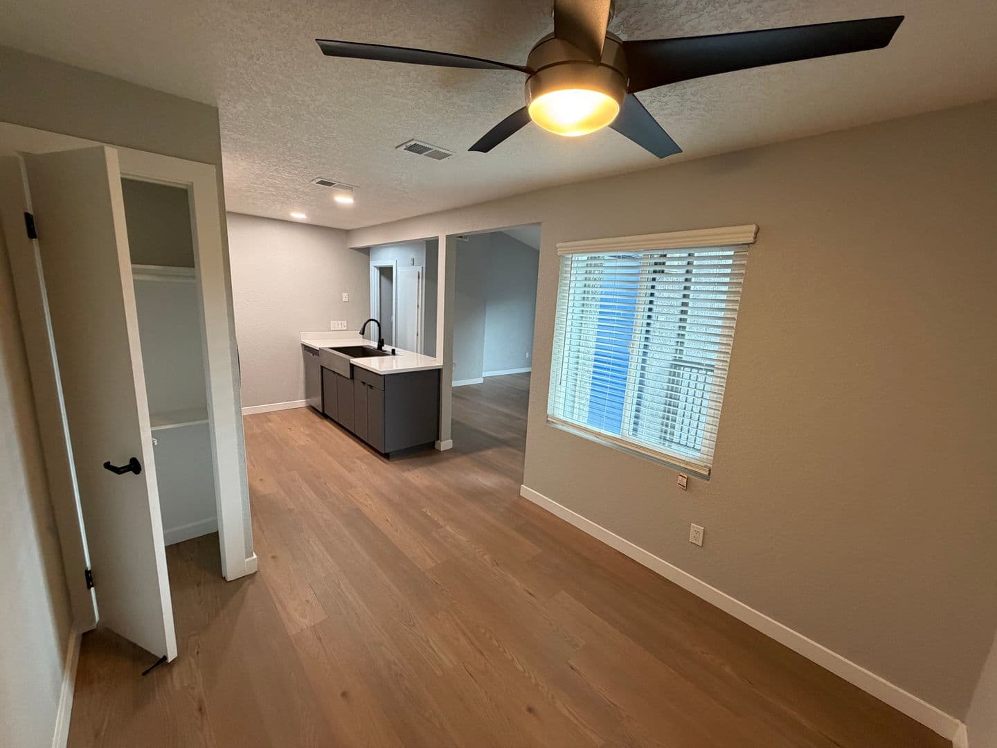 Riverside Apartment: 7600 Ambergate Place