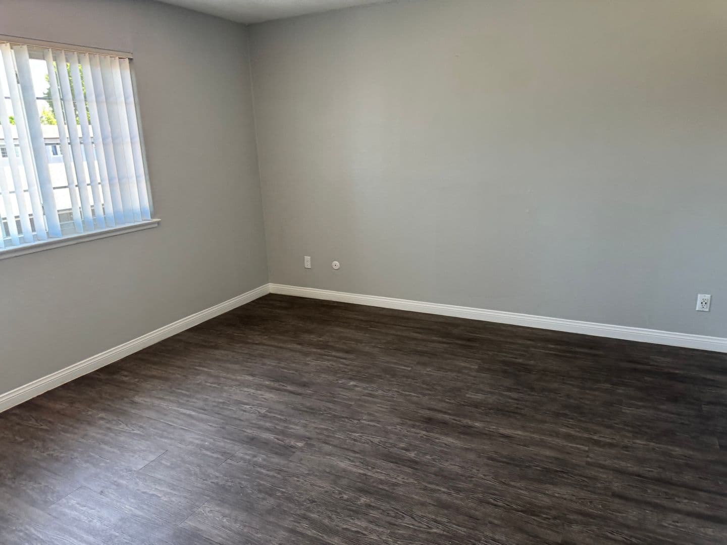 Santa Ana Apartment: 811 S. Fairview