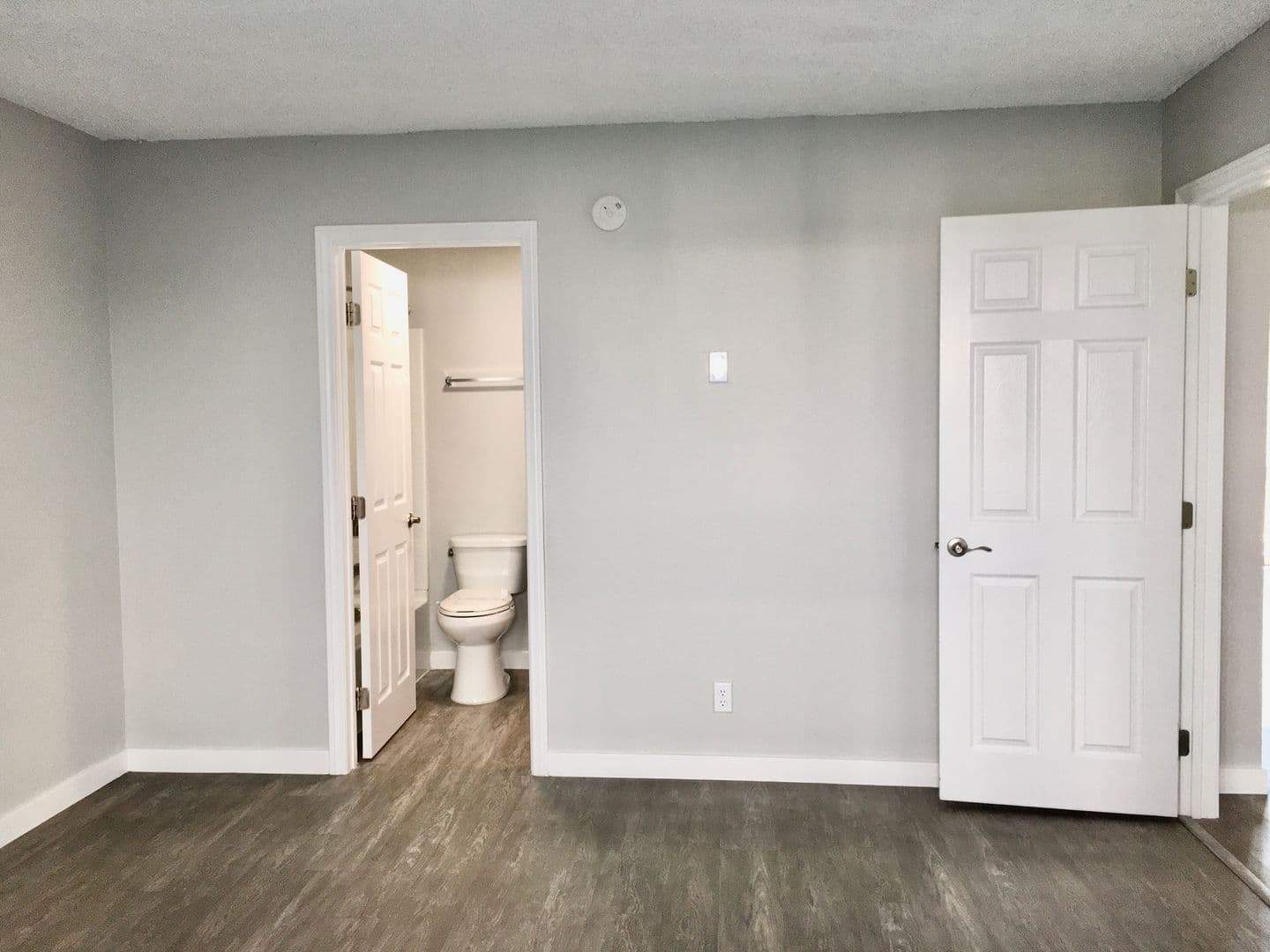 Santa Ana Apartment: 811 S. Fairview