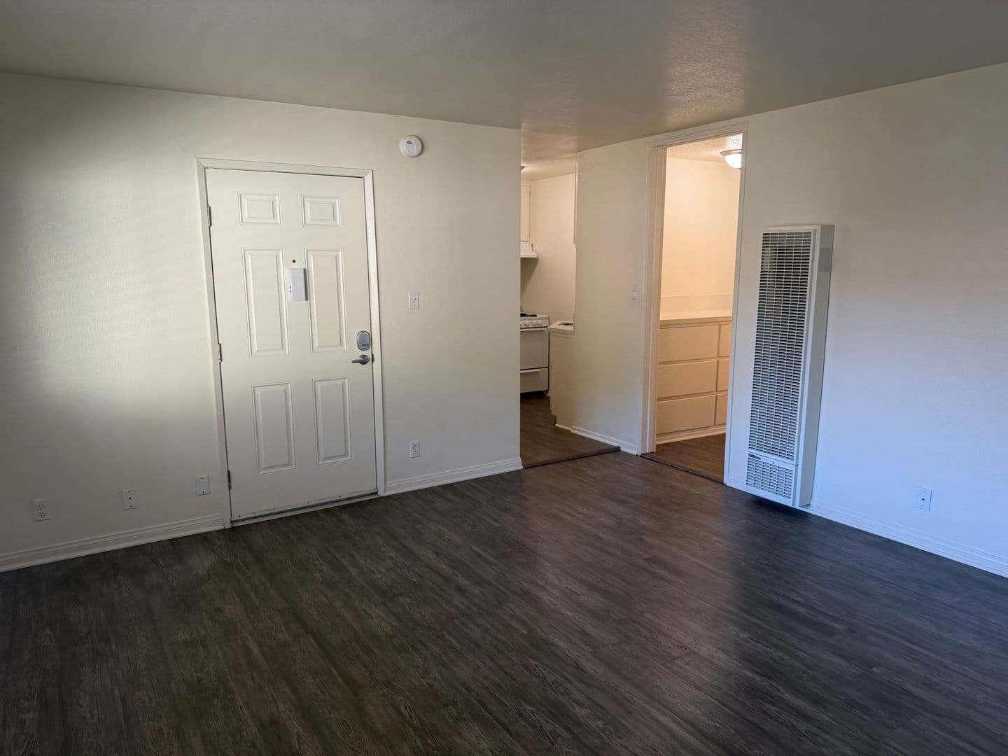 Lakewood Apartment: 4907 1/4 Hayter Avenue
