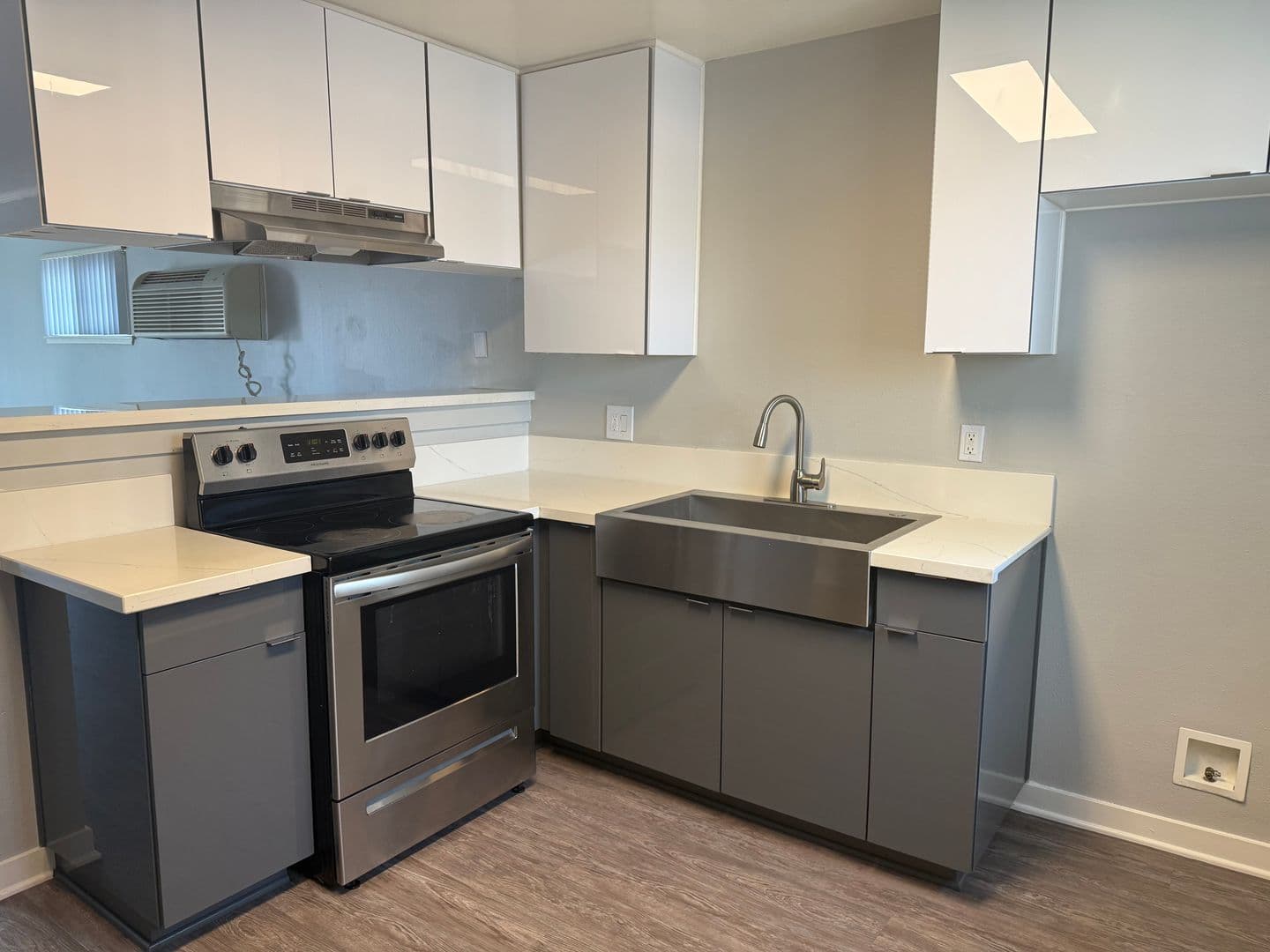 Santa Ana Apartment: 811 S. Fairview