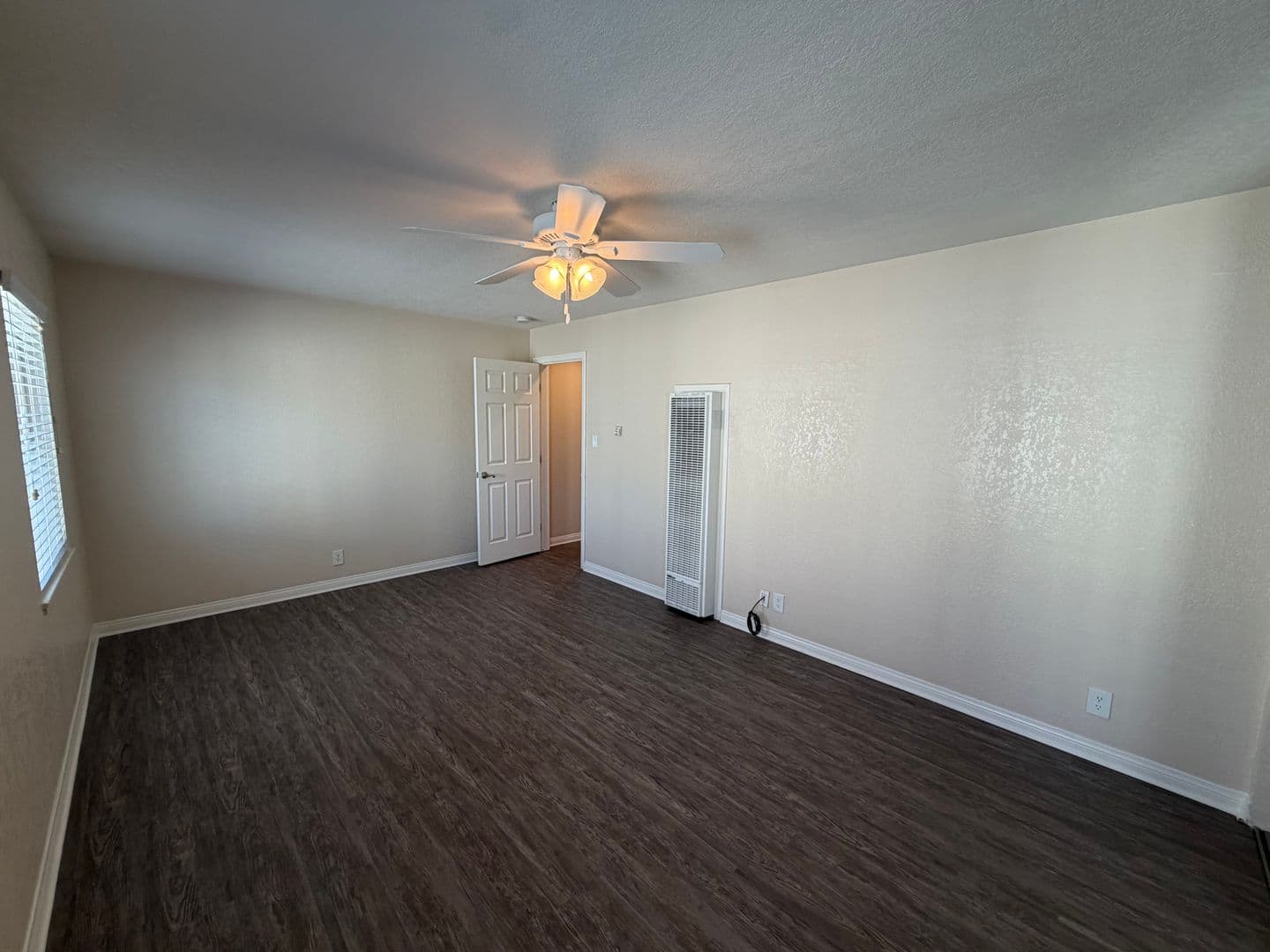 Lakewood Apartment: 4907 1/4 Hayter Avenue