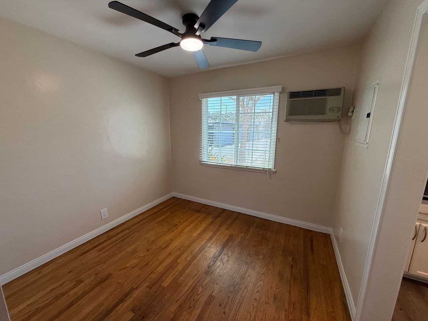 Montebello Apartment: 336 N. Garfield Avenue