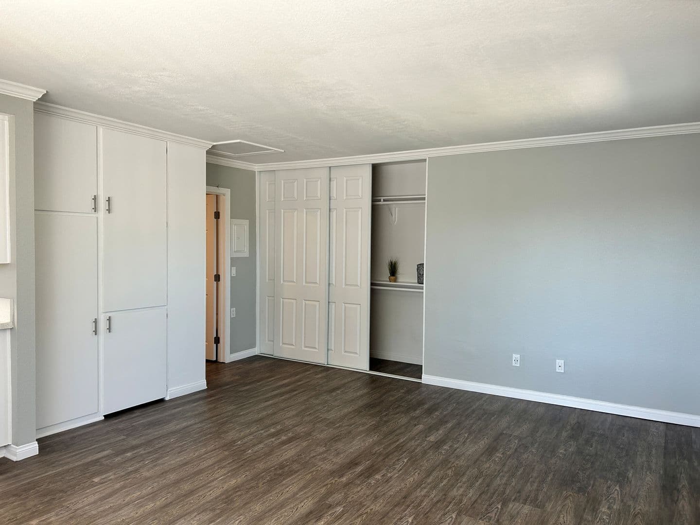 Montclair Apartment: 9550 Fremont Avenue