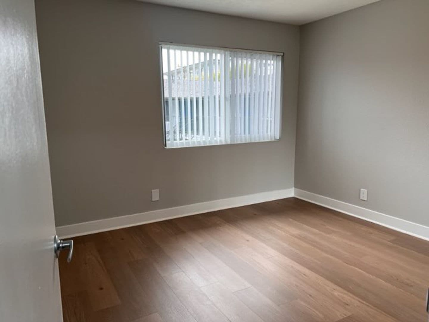 Long Beach Apartment: 1718 Ximeno Avenue