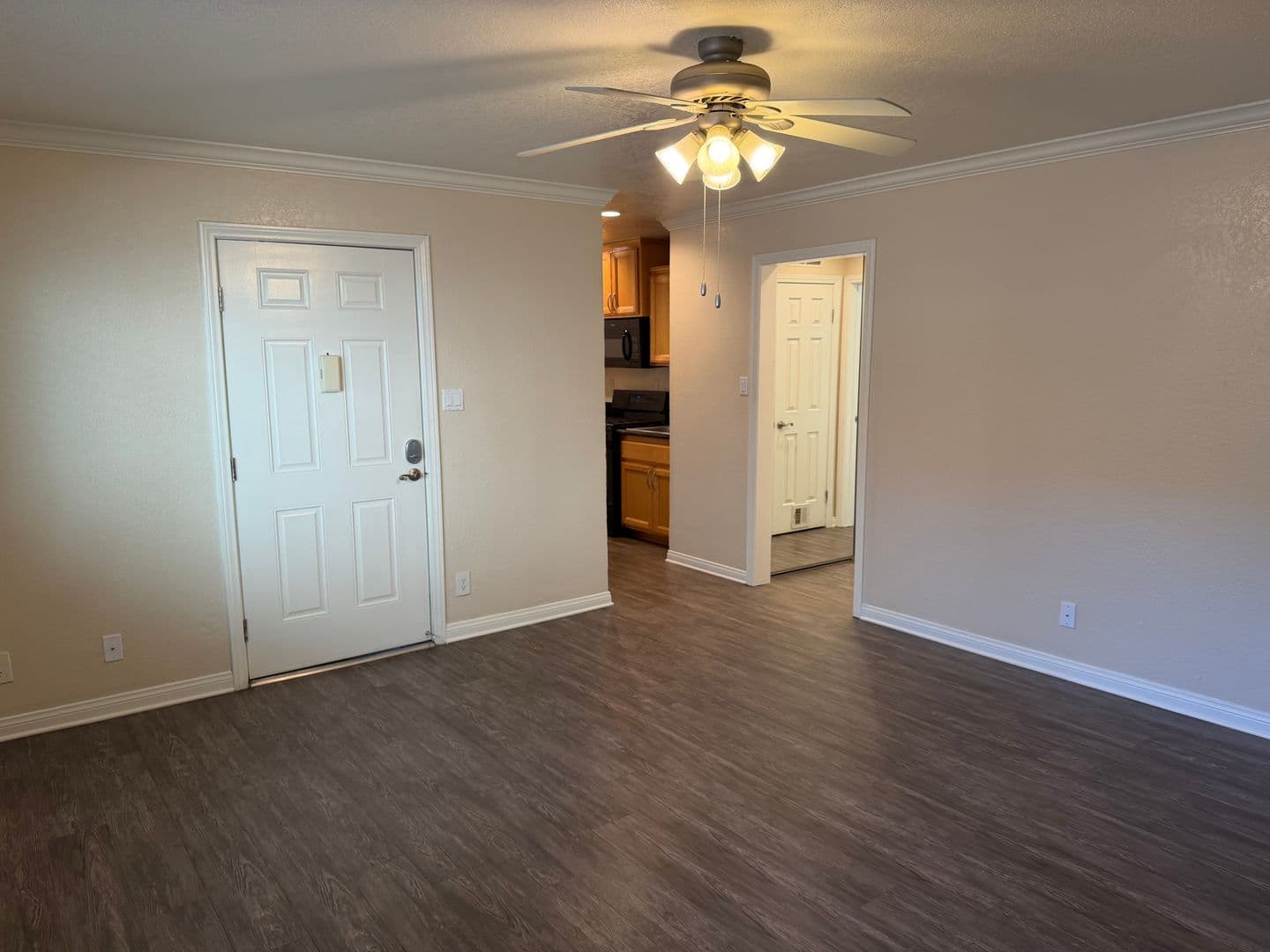 Lakewood Apartment: 4907 1/4 Hayter Avenue