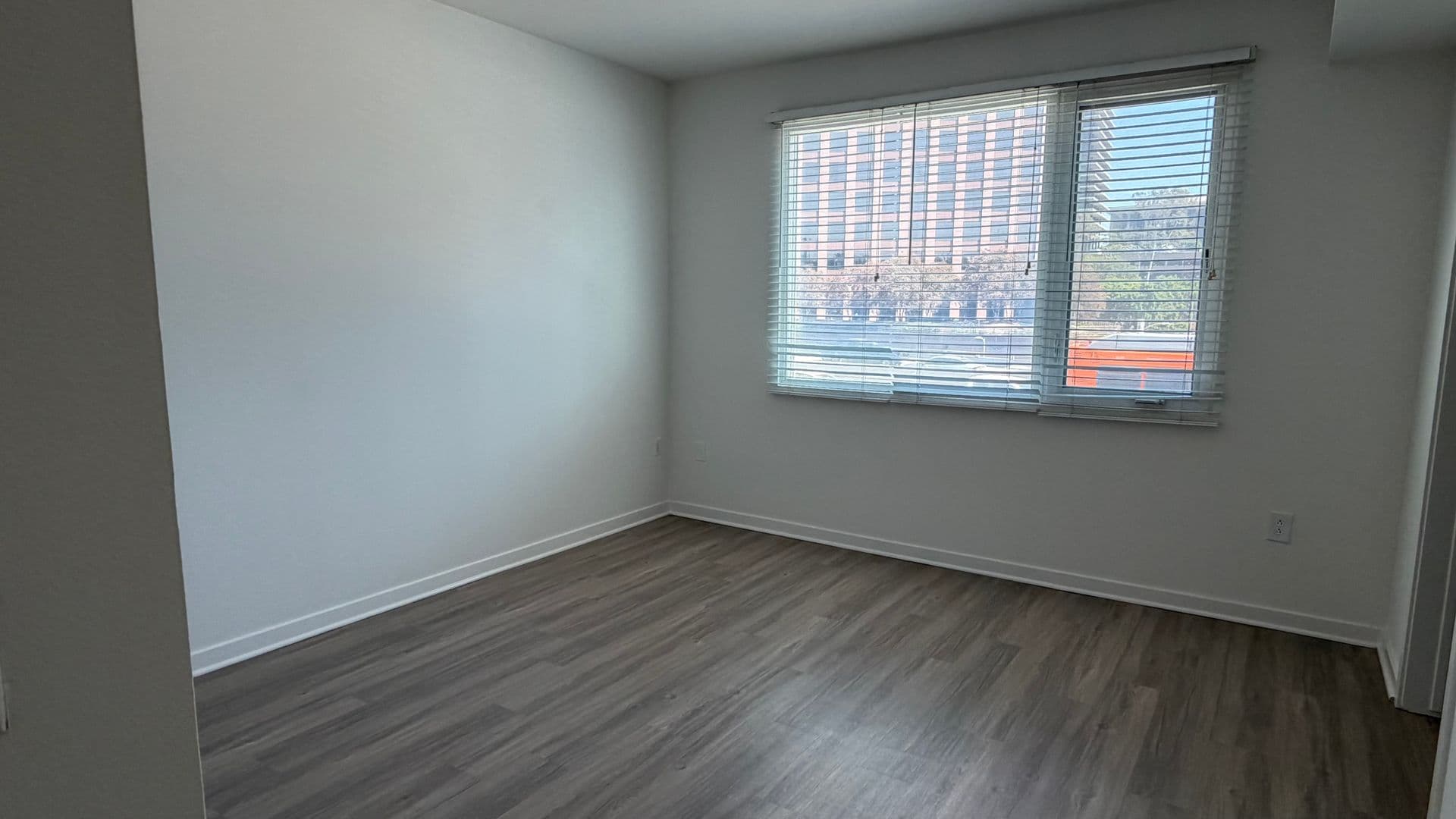 Los Angeles Apartment: 138 North Beaudry Avenue