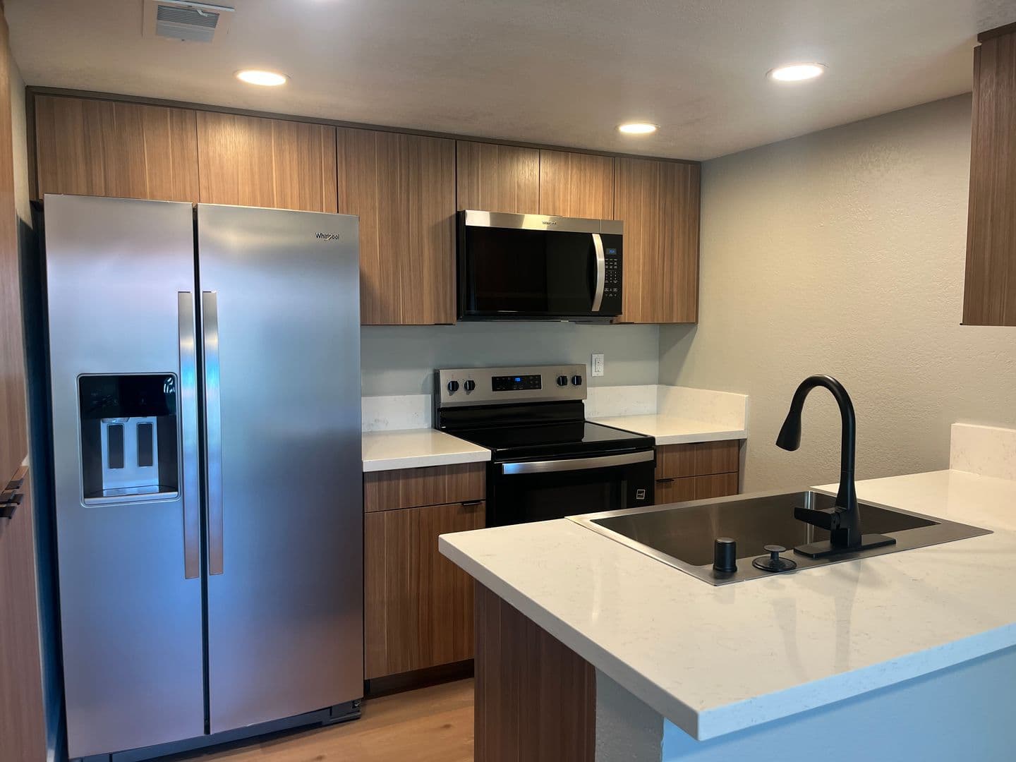 Riverside Apartment: 3957 Pierce Street