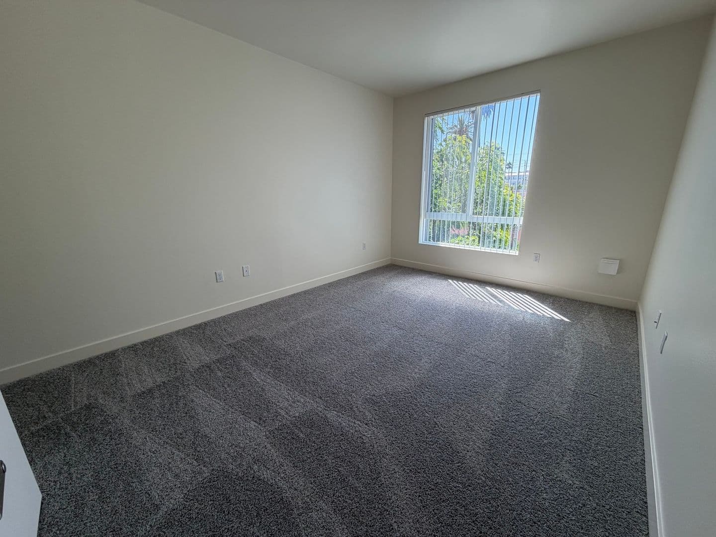 Riverside Apartment: 3050 Mission Inn Avenue