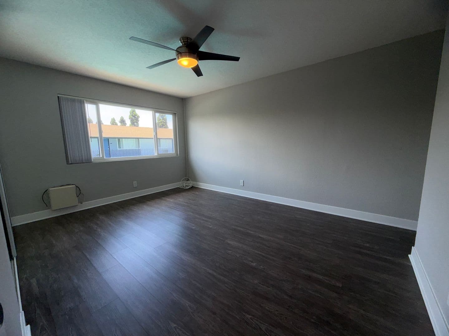 Long Beach Apartment: 1718 Ximeno Avenue
