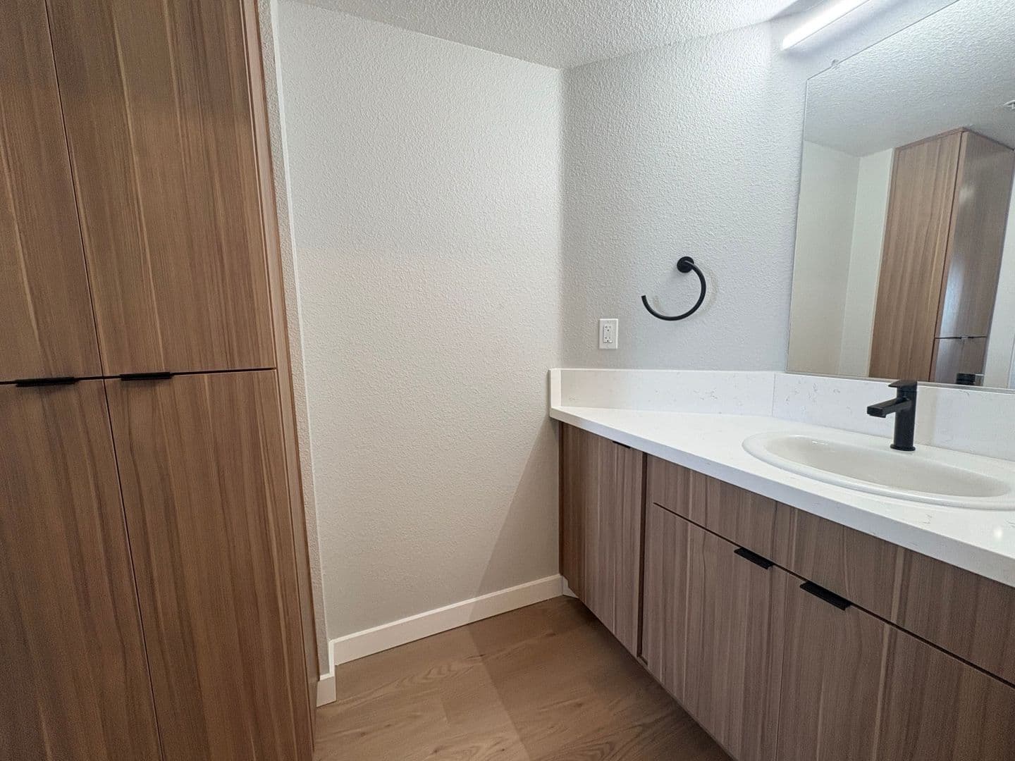 Costa Mesa Apartment: 2855 Pinecreek Drive