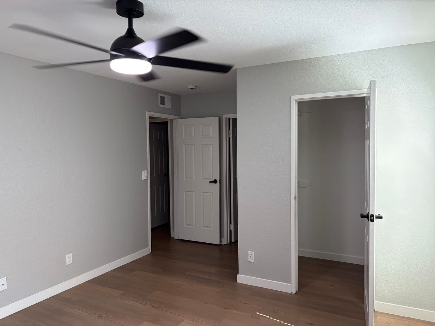 Riverside Apartment: 3957 Pierce Street
