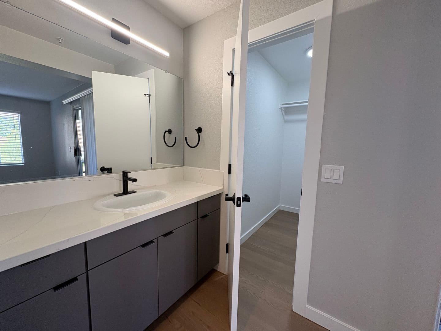Costa Mesa Apartment: 2855 Pinecreek Drive