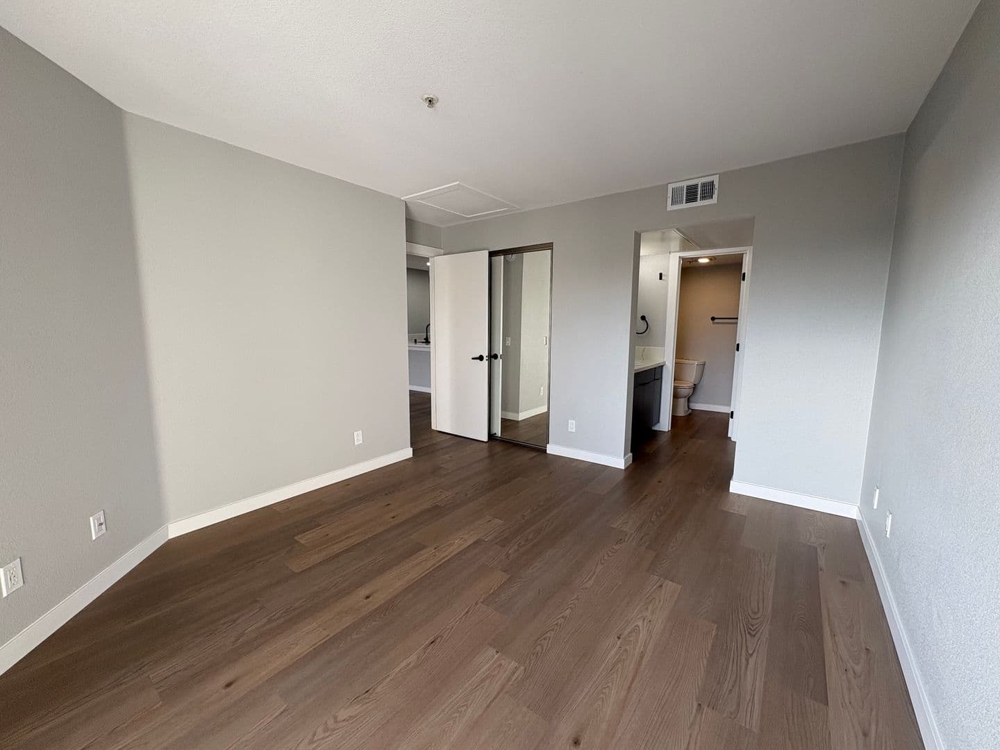 Costa Mesa Apartment: 2855 Pinecreek Drive