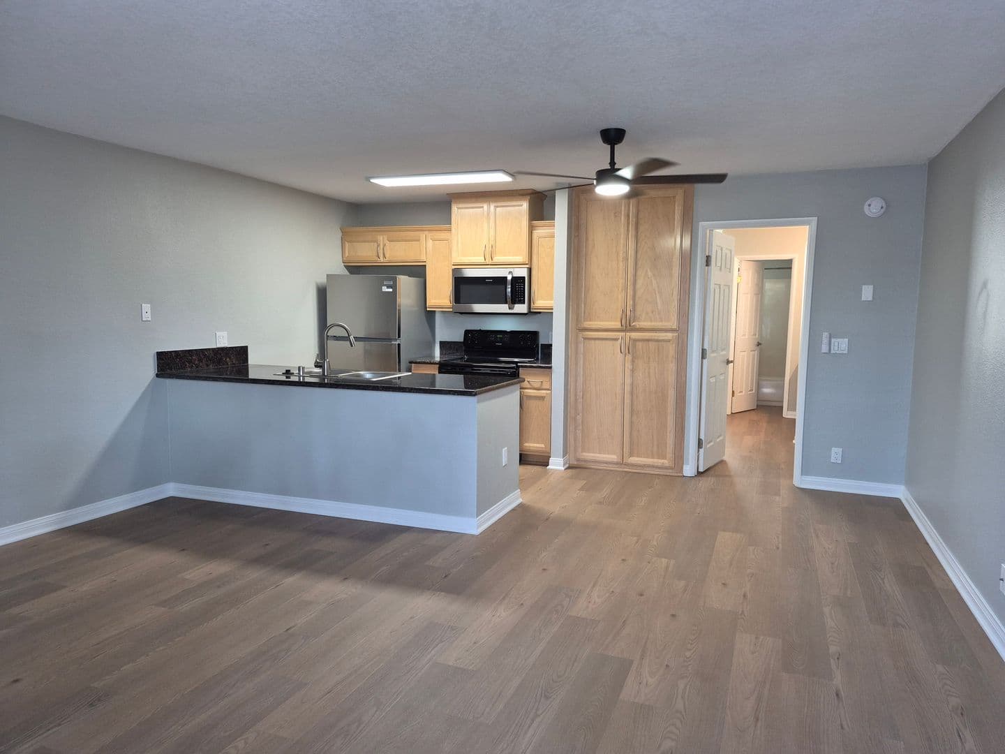 La Habra Apartment: 600 N. Harbor Blvd.