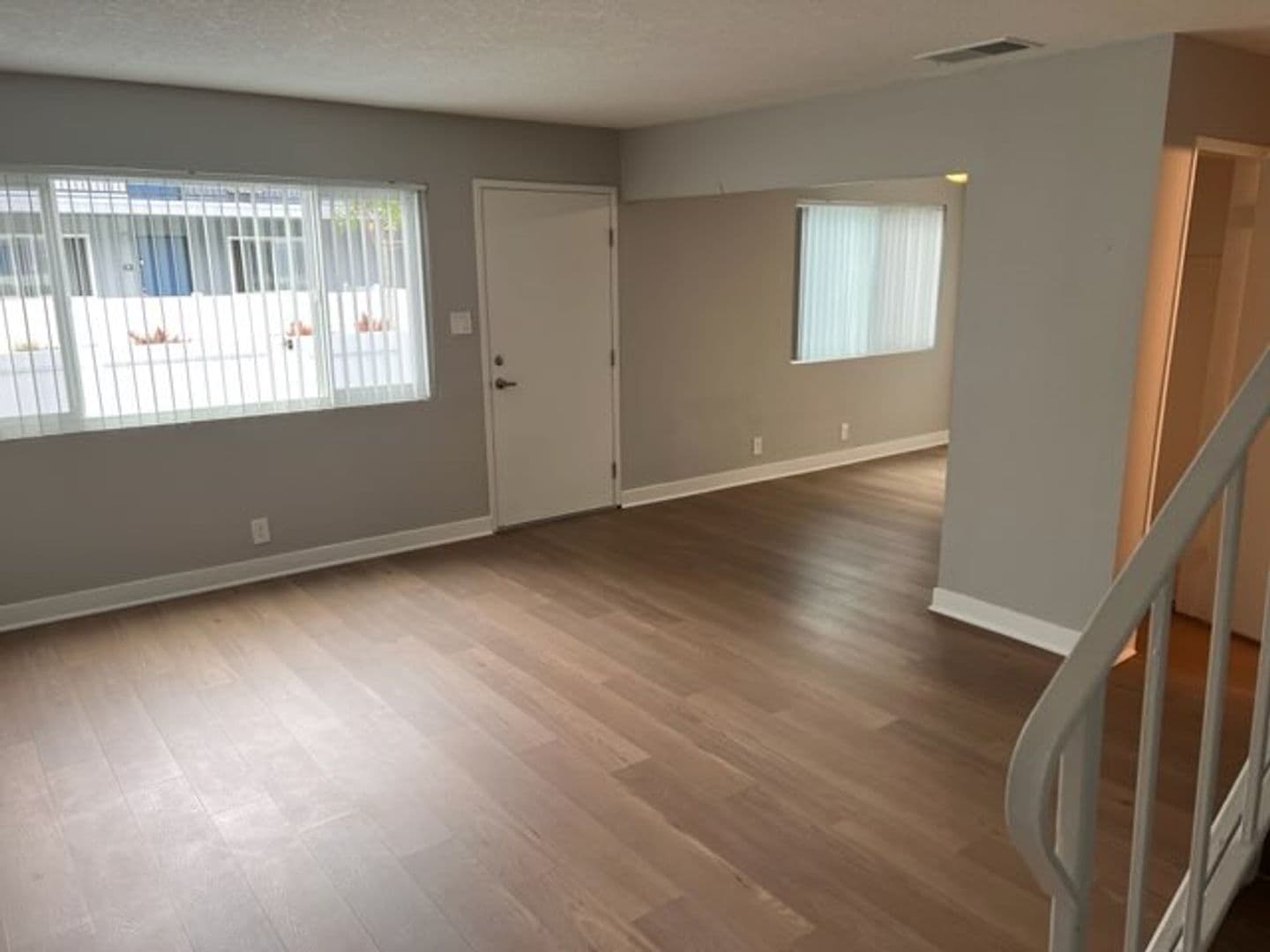 Long Beach Apartment: 1718 Ximeno Avenue