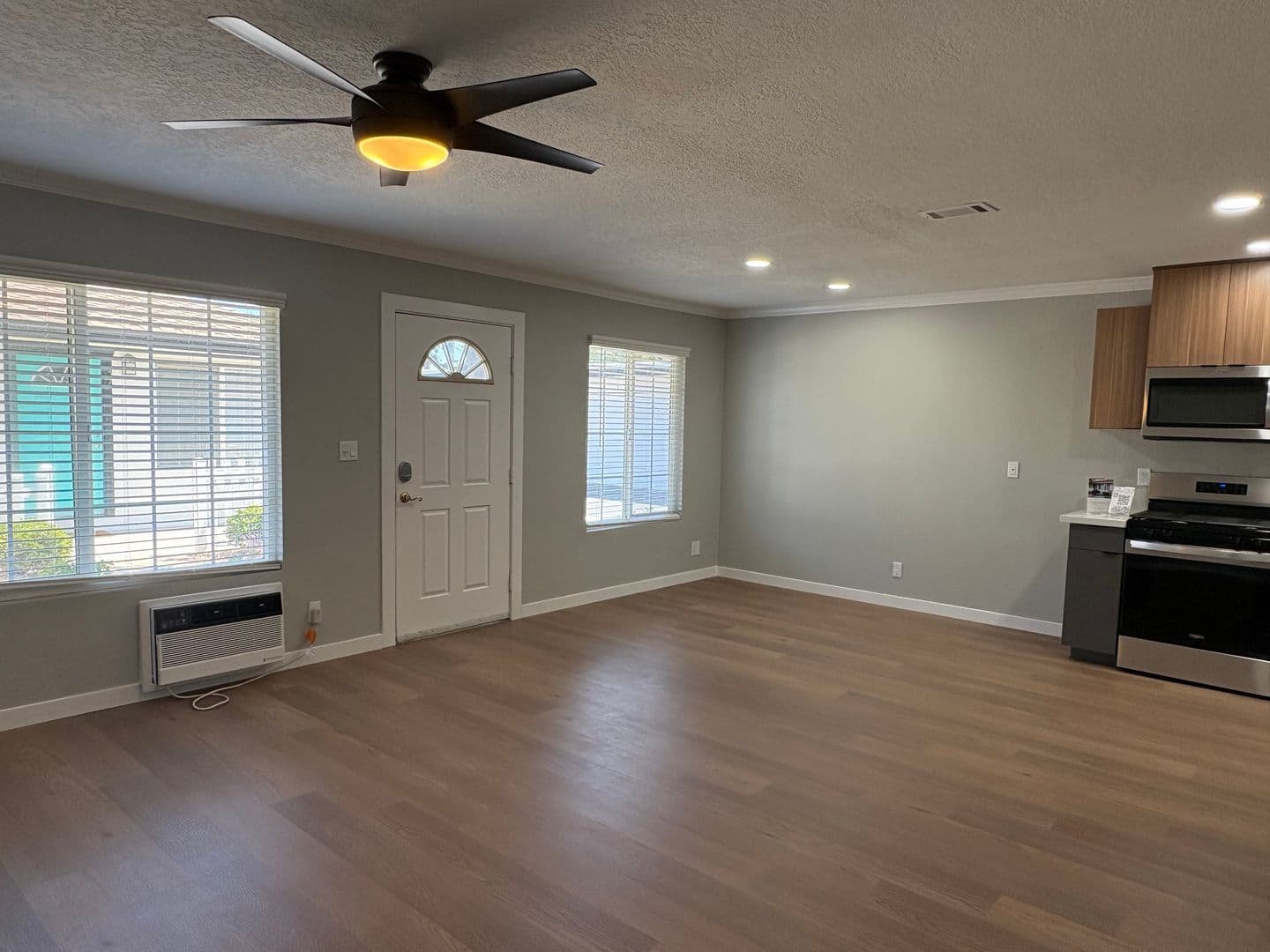 Anaheim Apartment: 730 S. Beach Blvd.