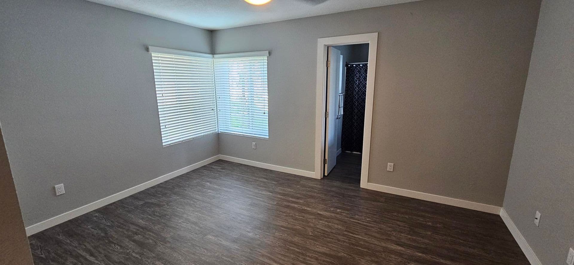Riverside Apartment: 7600 Ambergate Place