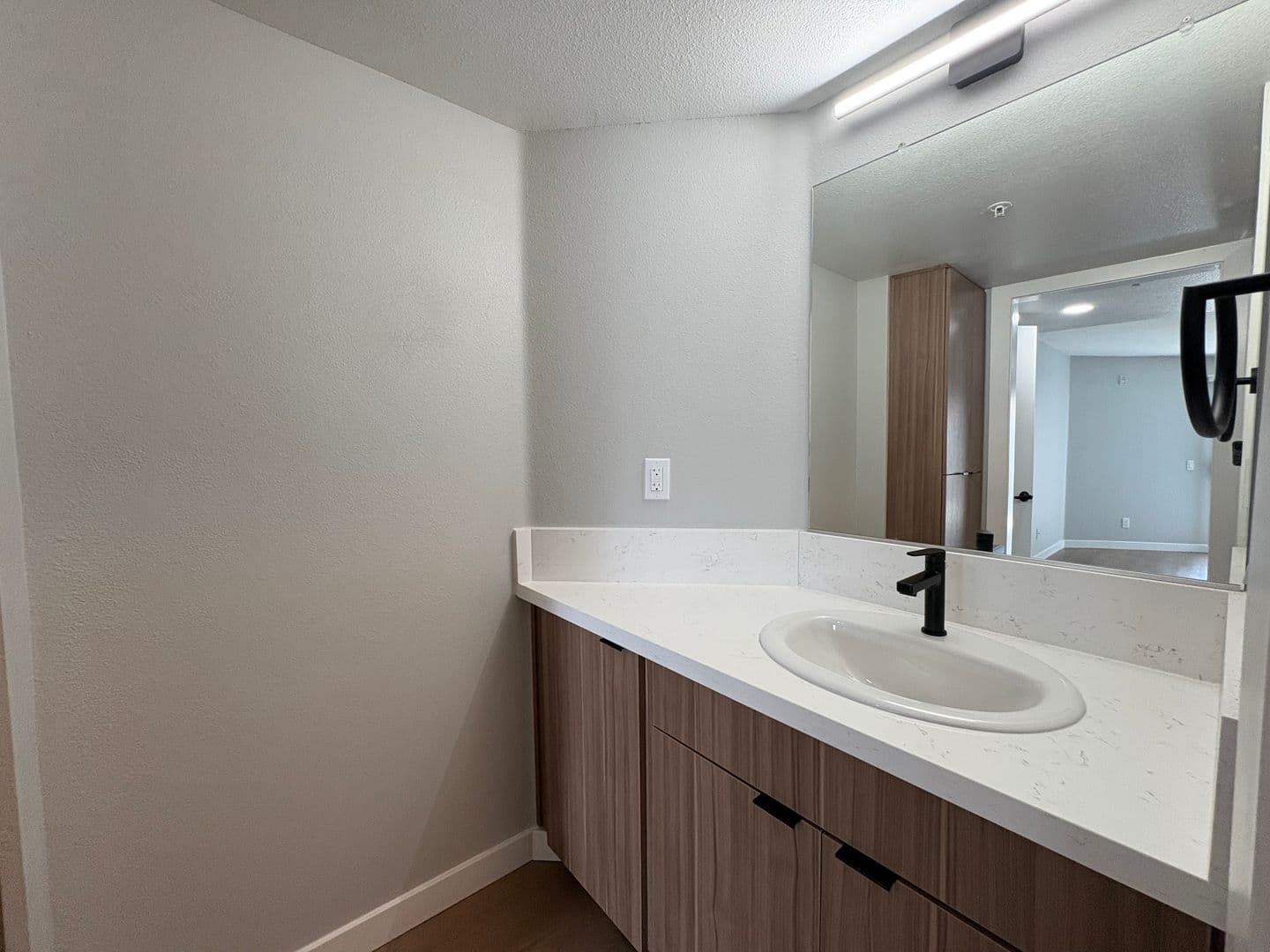 Costa Mesa Apartment: 2855 Pinecreek Drive