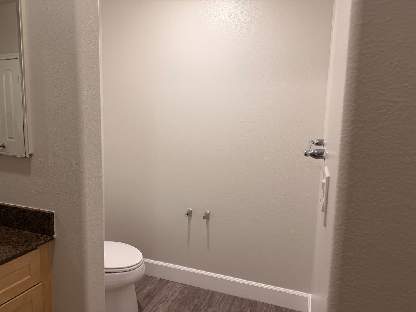 Anaheim Apartment: 2100 E. Katella Avenue