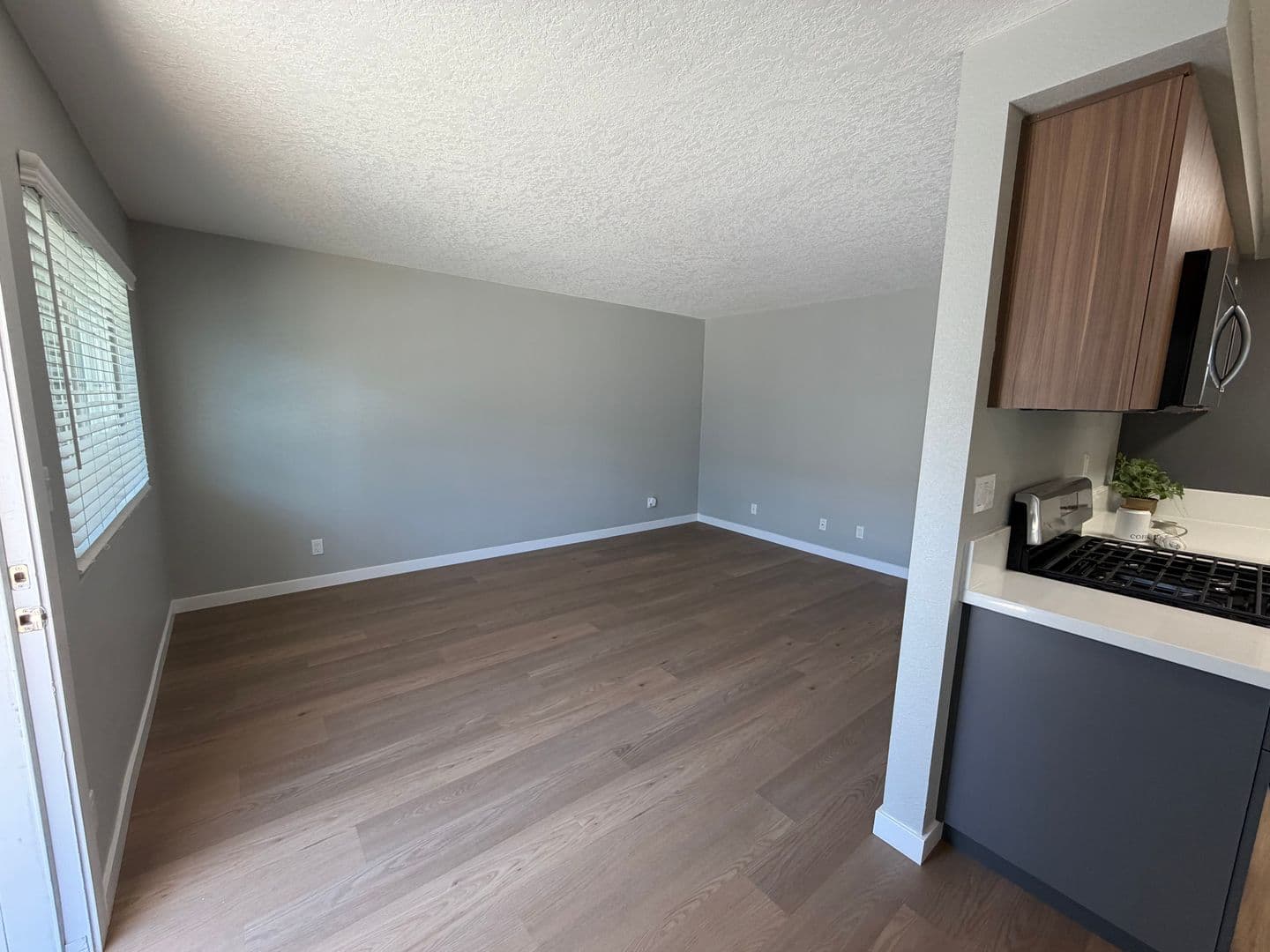 La Habra Apartment: 360 S. Idaho Street