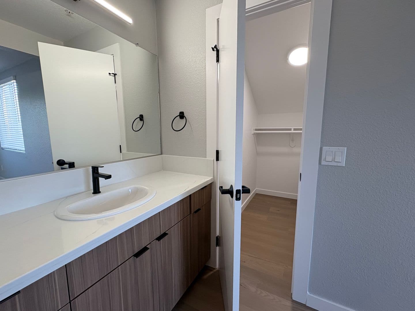 Costa Mesa Apartment: 2855 Pinecreek Drive