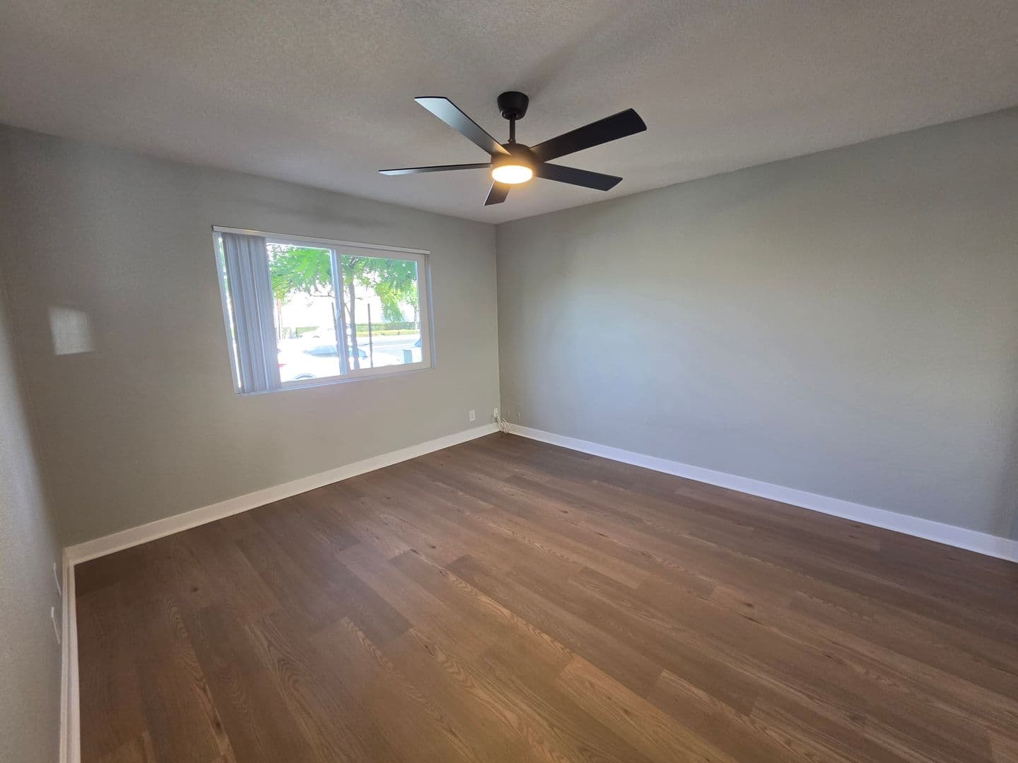 Long Beach Apartment: 1718 Ximeno Avenue